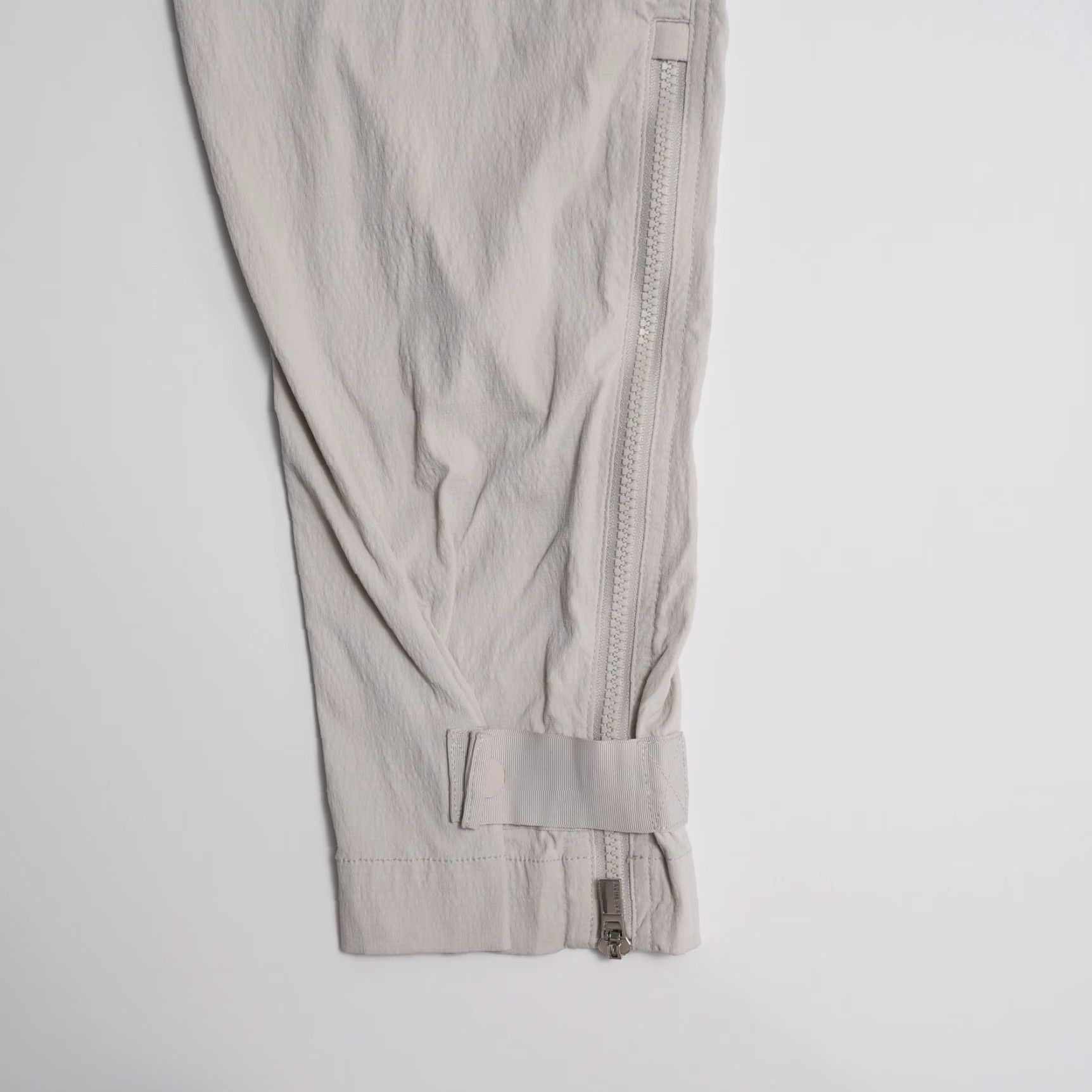 Athleta Athleta Pants Womens 12 Beige Jogger Pull On Hiking Outdoor Athletic Jogger for Travel Casual Womens Size 24" / US 00 / IT 34 - 5 Thumbnail
