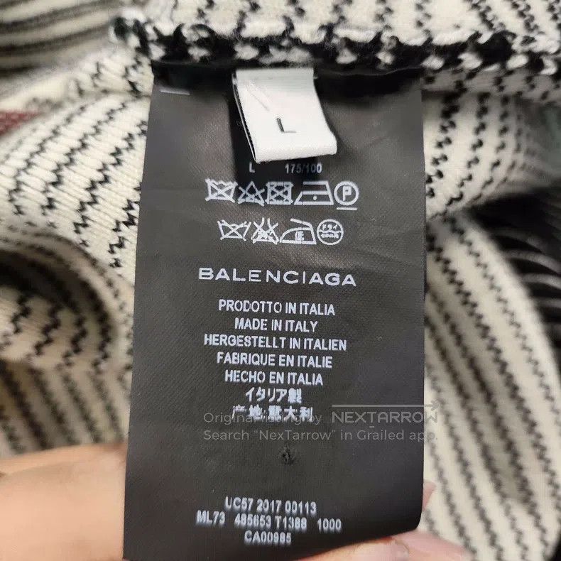 Balenciaga Balenciaga Sweater Black and White Striped Size L Size US L / EU 52-54 / 3 - 4 Thumbnail