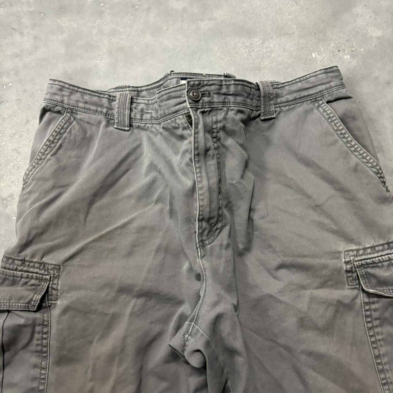 Japanese Brand × Vintage Crazy Vintage Y2K/2000s Baggy Grey Streetwear Skater Cargo Shorts! Size US 38 / EU 54 - 2 Thumbnail