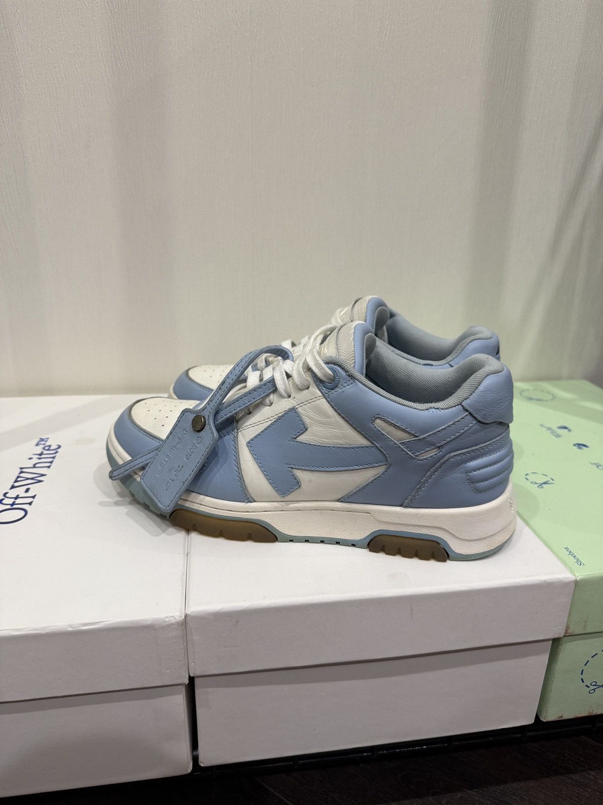 Off-White Off White out of office Size US 8 / EU 41 - 1 Thumbnail