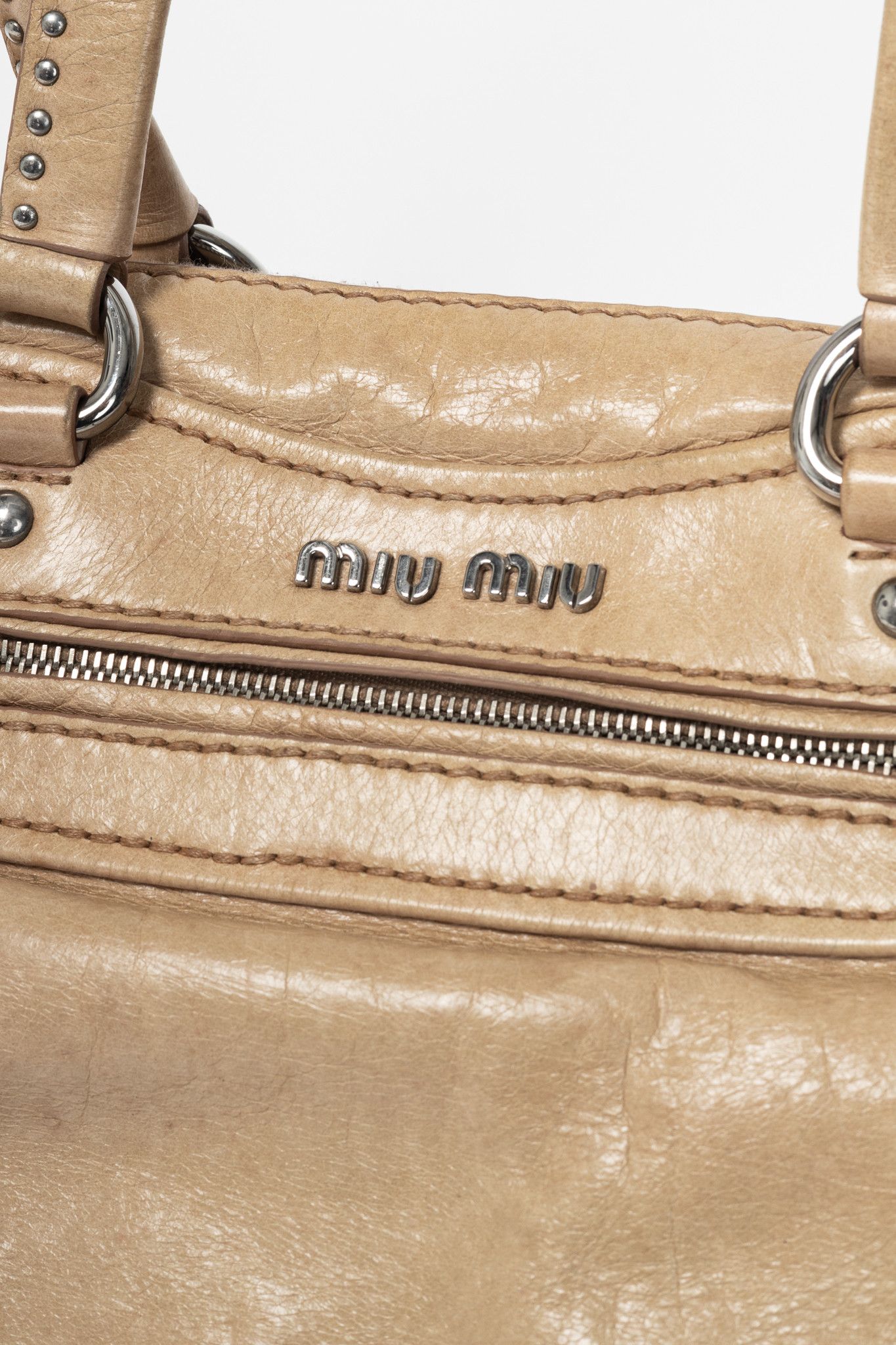 Miu Miu Miu Miu Beige Vitello Heart-Charm 2-Way Handbag Size ONE SIZE - 9 Thumbnail