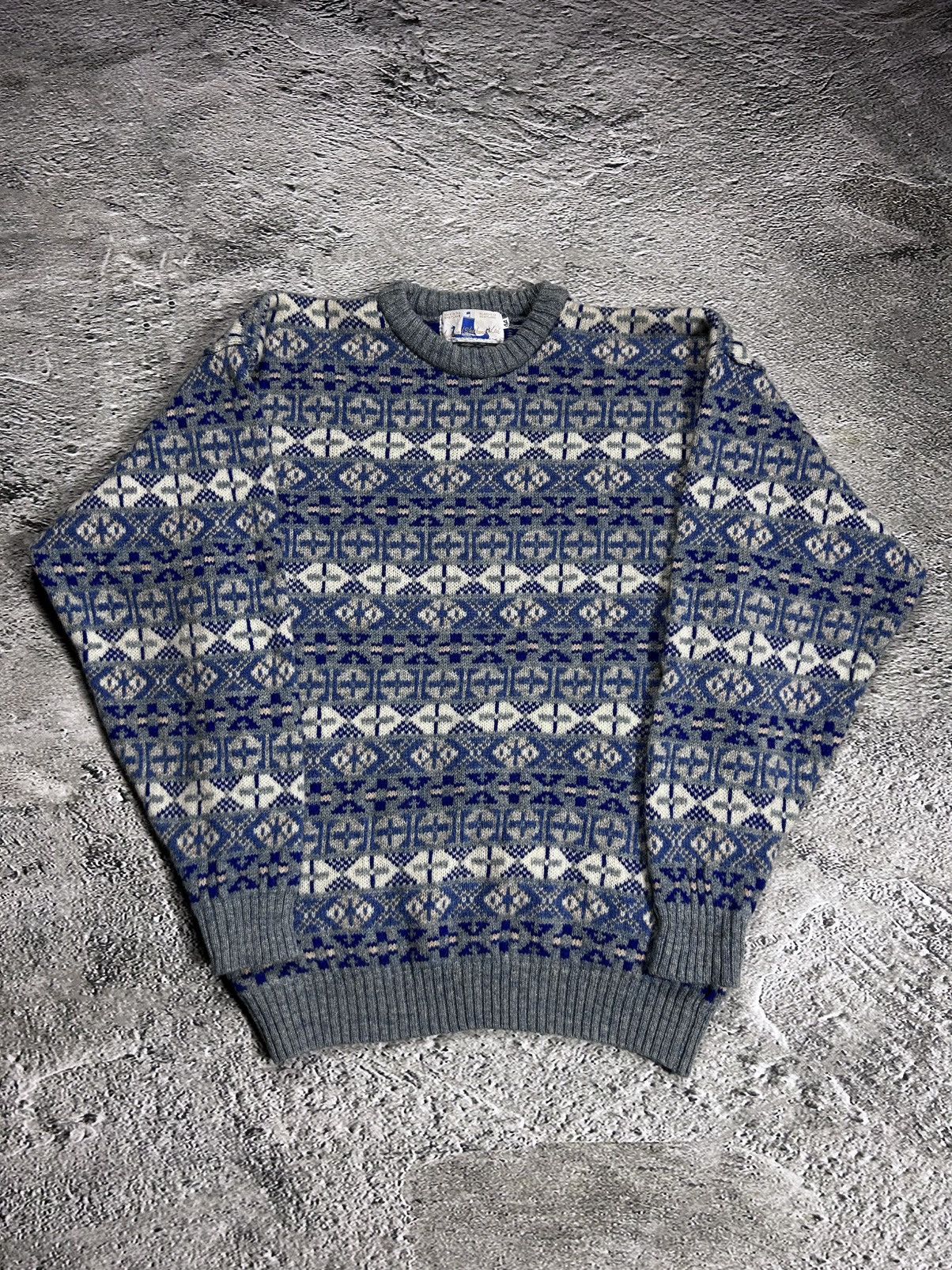 Vintage Vintage Glenugie Of Scotland 100% Wool Cardigan Sweater Size US S / EU 44-46 / 1 - 1 Thumbnail