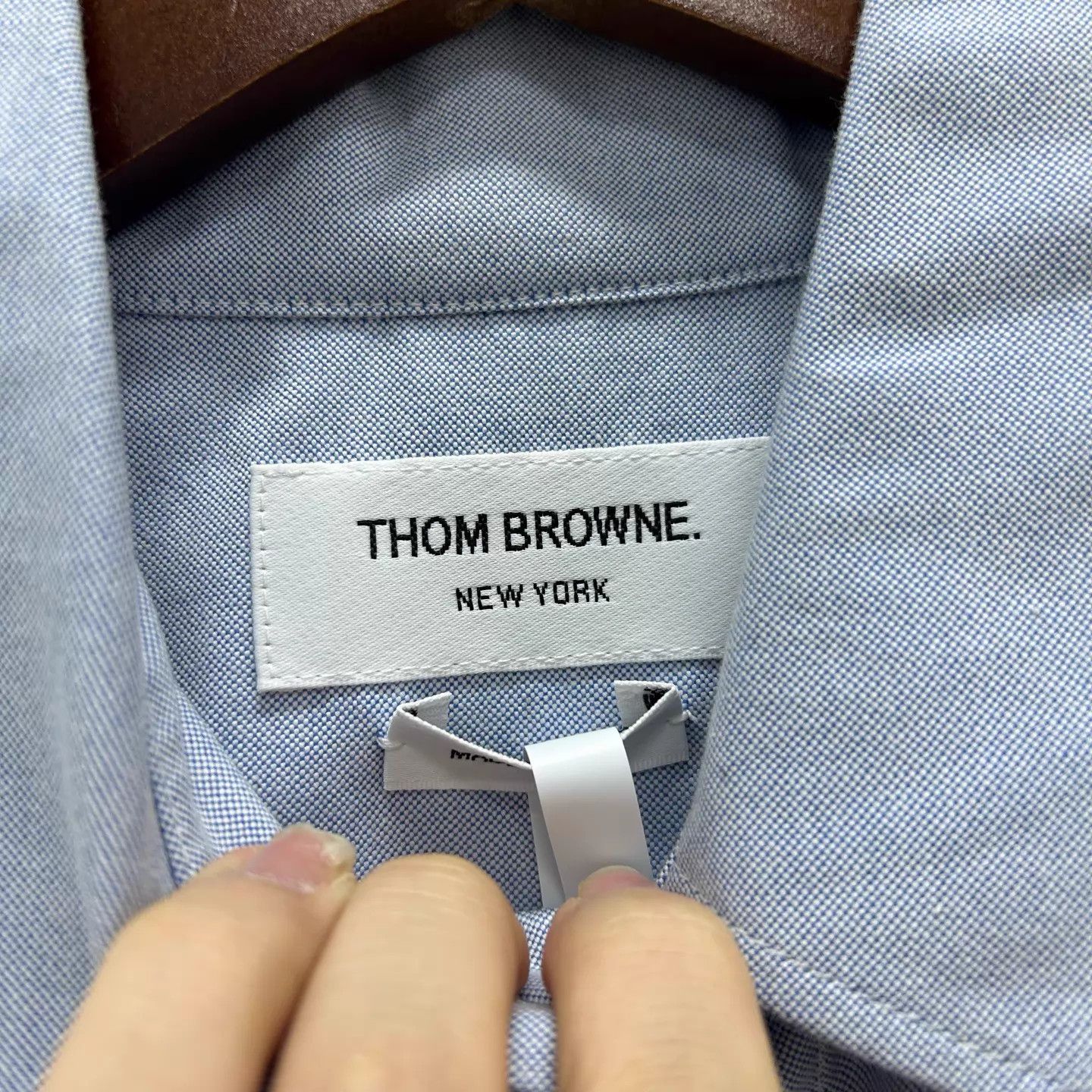 Thom Browne THOM BROWNE Women's Pointed Collar LS Button Cotton Shirt 36 Size XS / US 0-2 / IT 36-38 - 3 Thumbnail