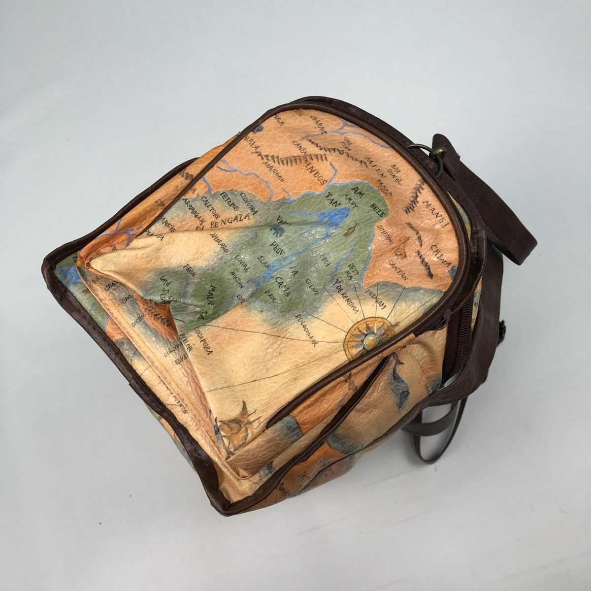 Kansai Yamamoto KANSAI YAMAMOTO MAP PRINTED SMALL TRAVEL COOLER BAG Size ONE SIZE - 4 Thumbnail
