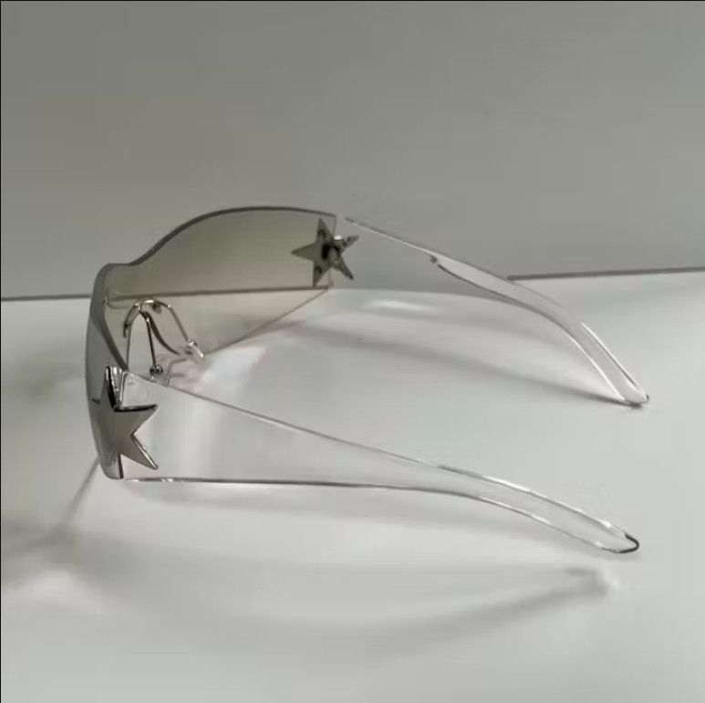 Designer Y2K 2000s vintage clear gradient frameless star sunglasses Size ONE SIZE - 4 Thumbnail