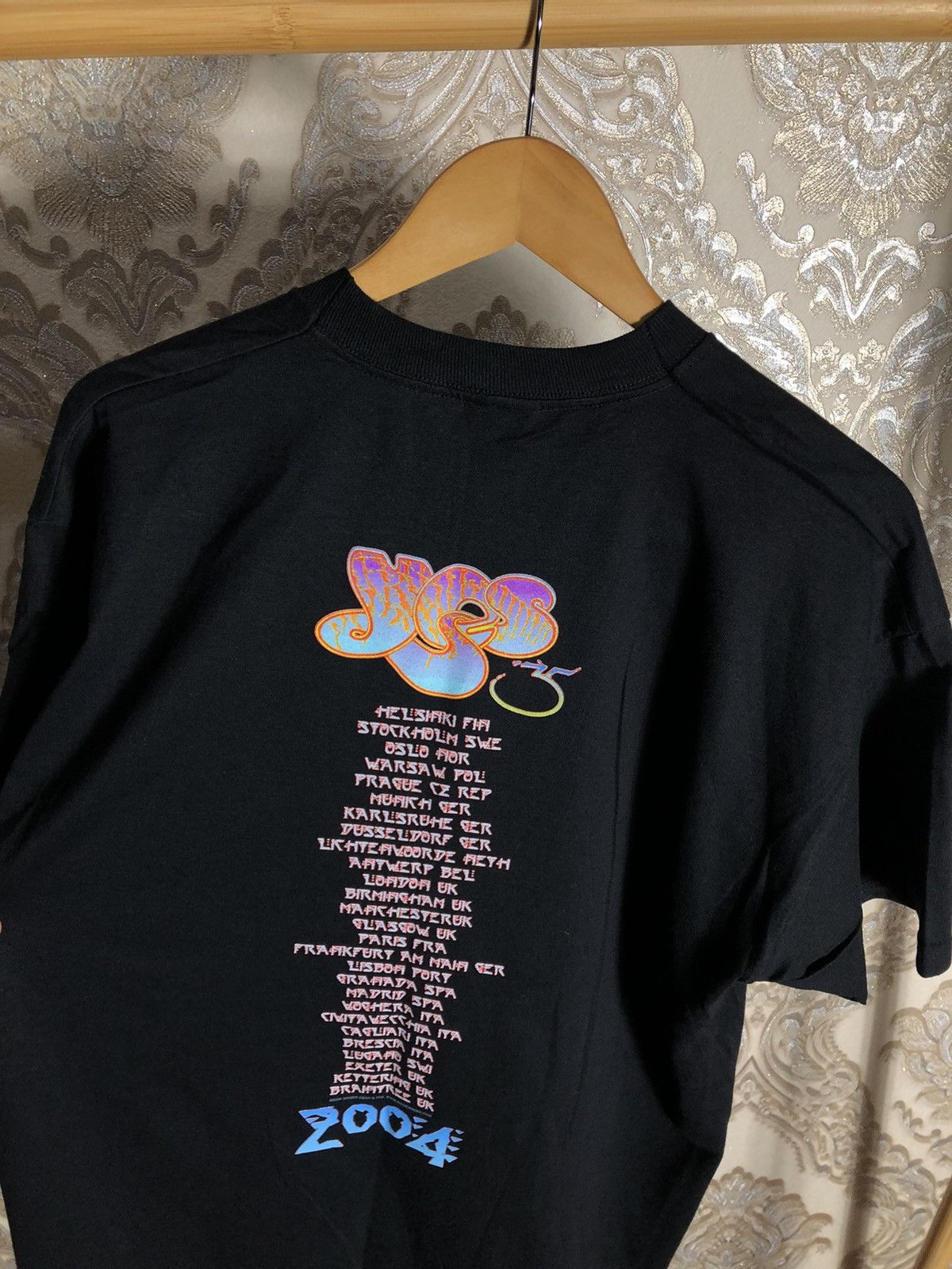 Band Tees VINTAGE ROGER DEAN & YES TOUR ALBUM T-SHIRT RETRO Y2K 90s Size US XL / EU 56 / 4 - 5 Thumbnail