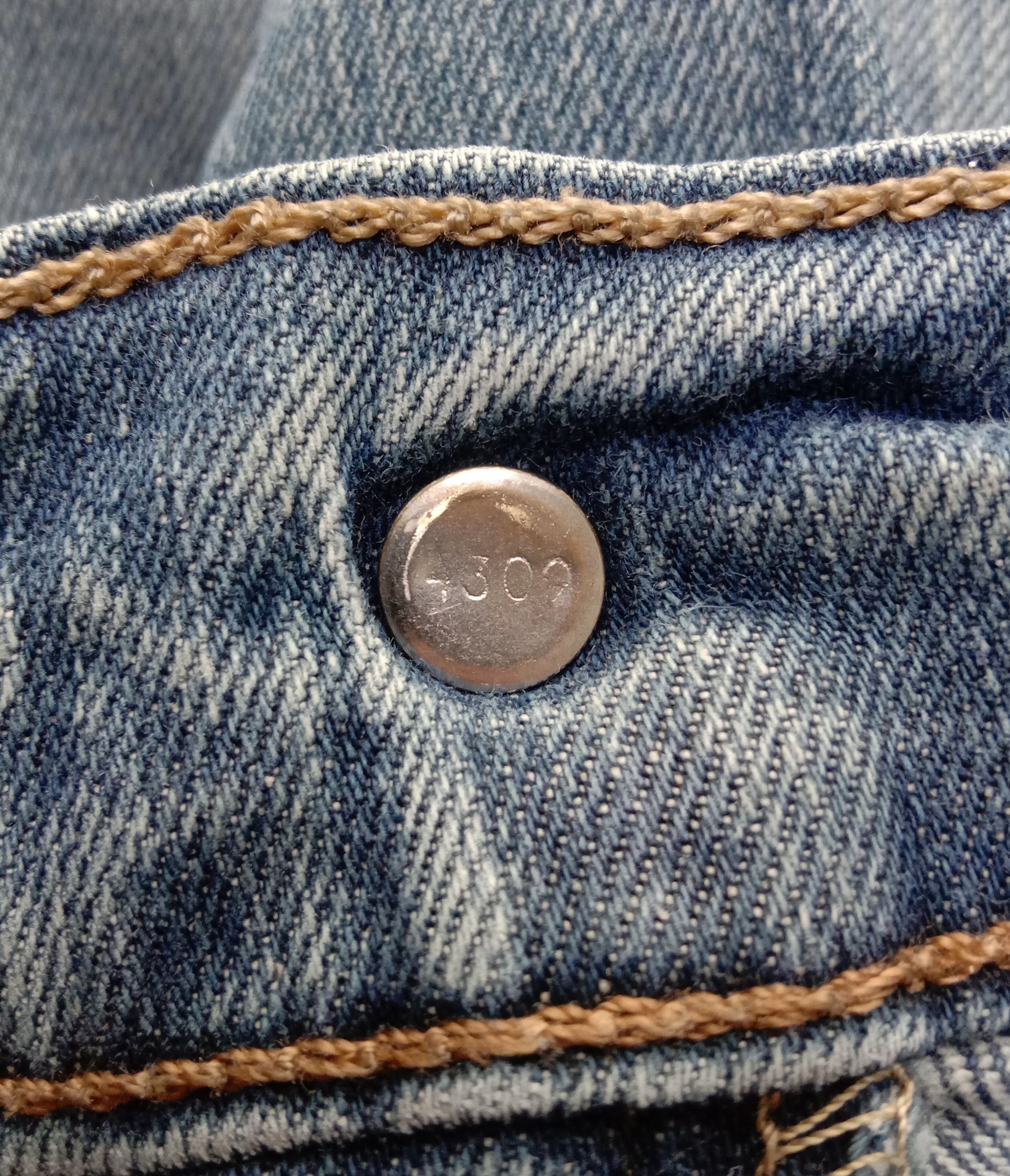 Levi's Vintage Levi's 505 Jeans Regular Fit Distressed Denim Size US 37 - 10 Thumbnail