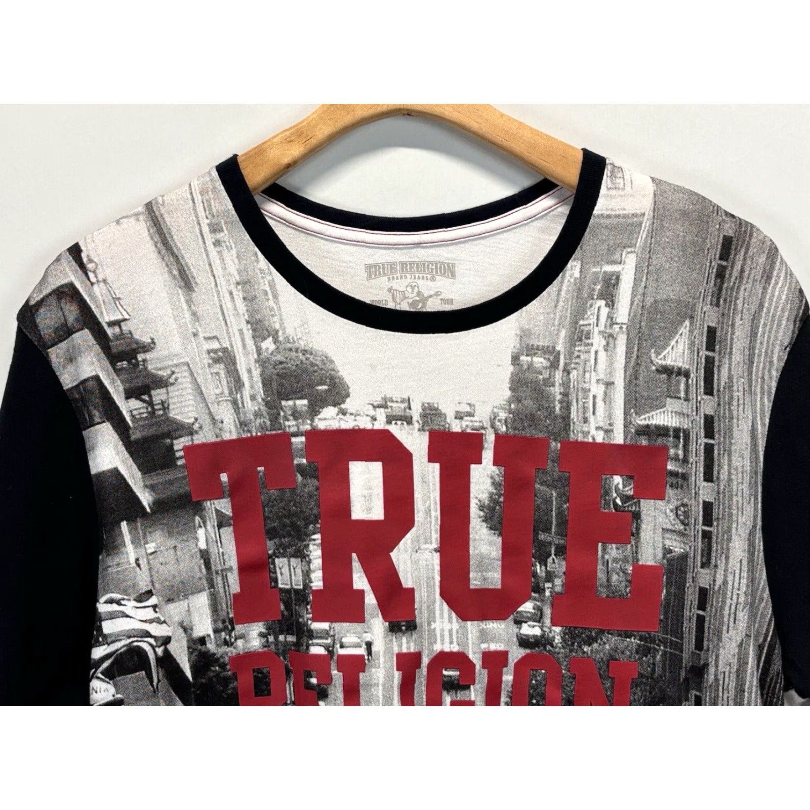 True Religion True Religion Graphic T-Shirt Adult Extra Large Black White City Scene Mens Size US XL / EU 56 / 4 - 2 Thumbnail
