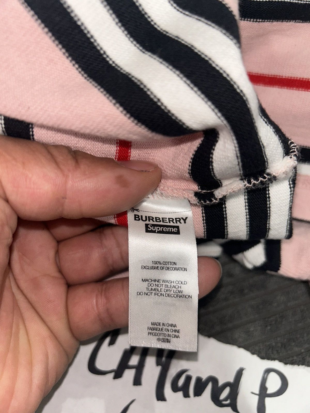 Burberry × Supreme Supreme Burberry pink rugby Size US XXL / EU 58 / 5 - 7 Thumbnail