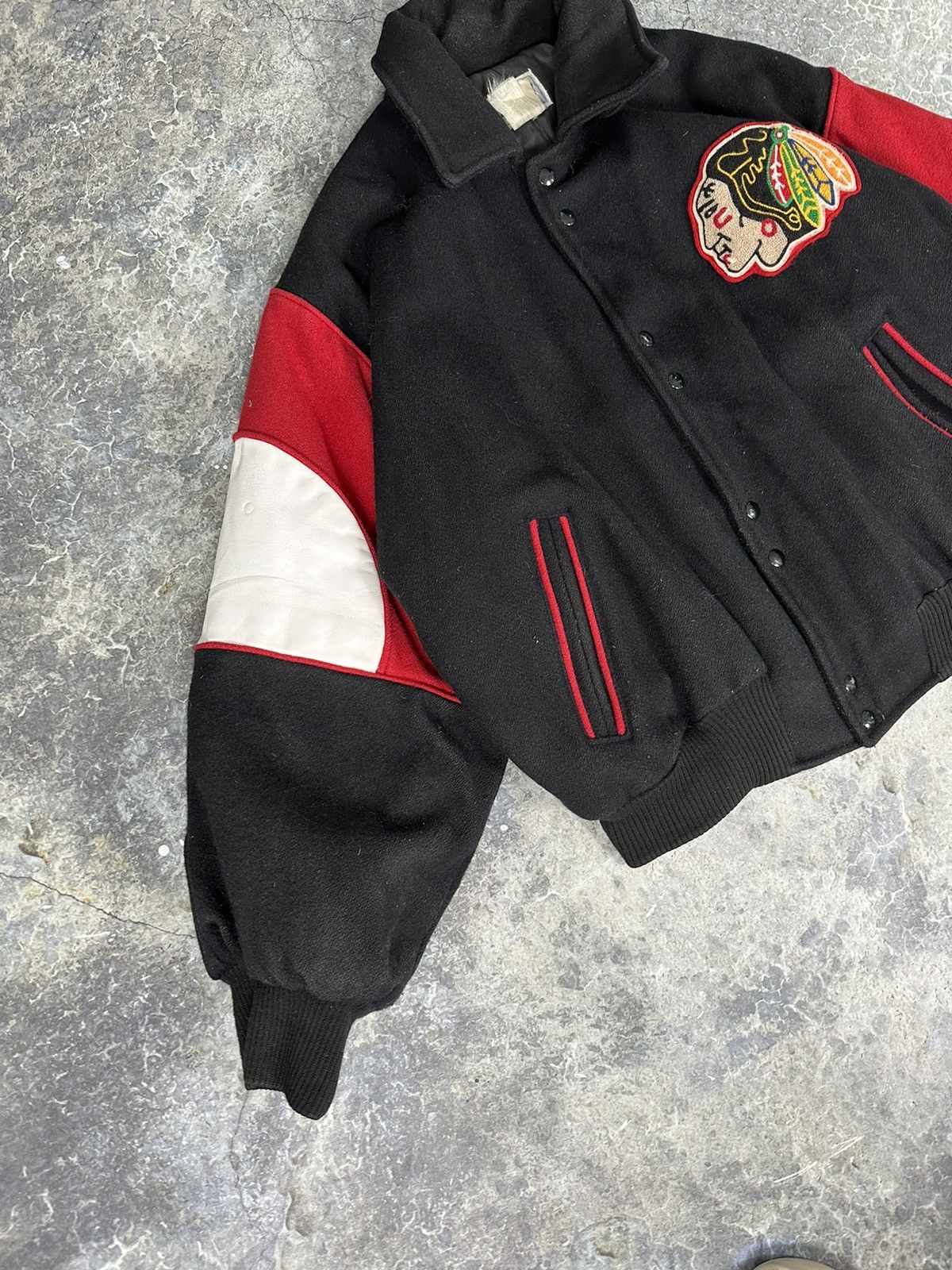 NHL × Vintage Vintage Chicago Blackhawks varsity jacket Size US M / EU 48-50 / 2 - 3 Thumbnail