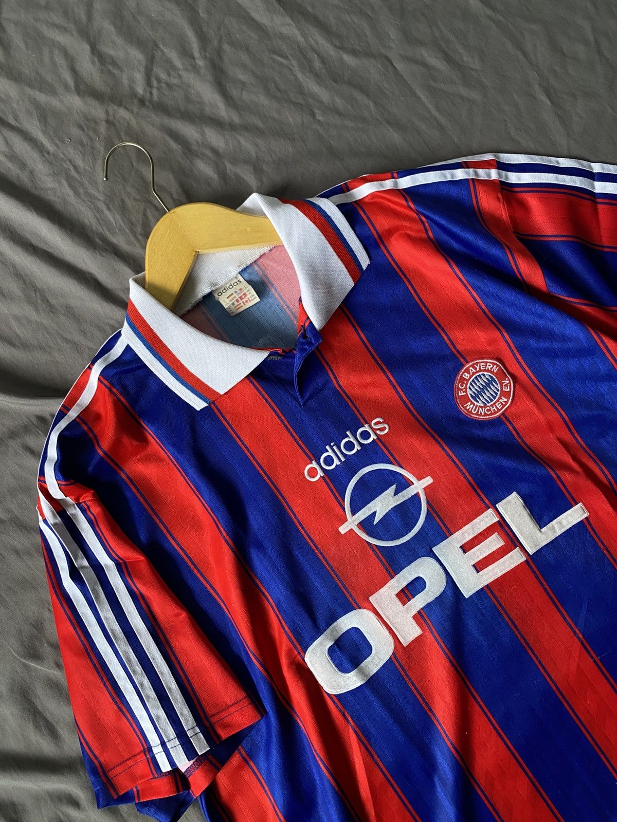Vintage Vintage FC Bayern Munchen 95/97 Home Kit Jersey Size US XL / EU 56 / 4 - 2 Thumbnail
