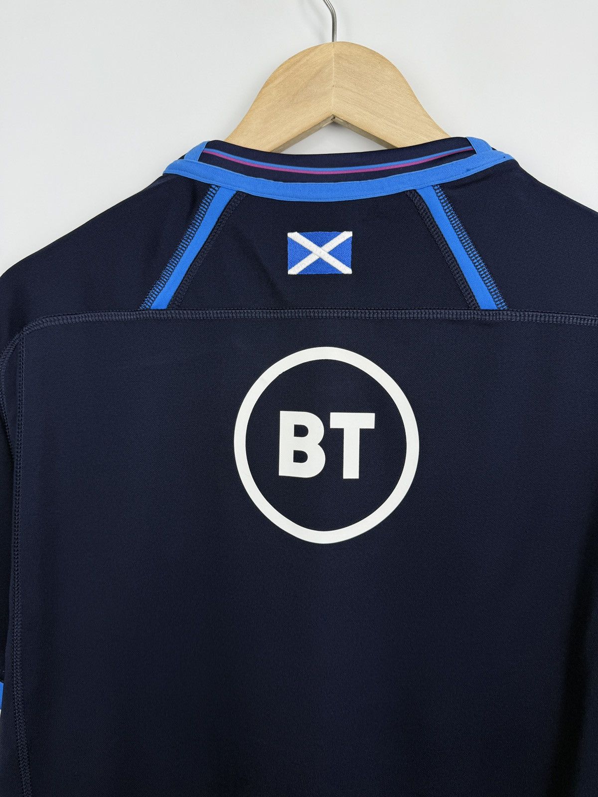 Macron 🏴󠁧󠁢󠁳󠁣󠁴󠁿2020 Macron Scotland National Rugby Team Peter Vardy Jersey Size US L / EU 52-54 / 3 - 10 Thumbnail