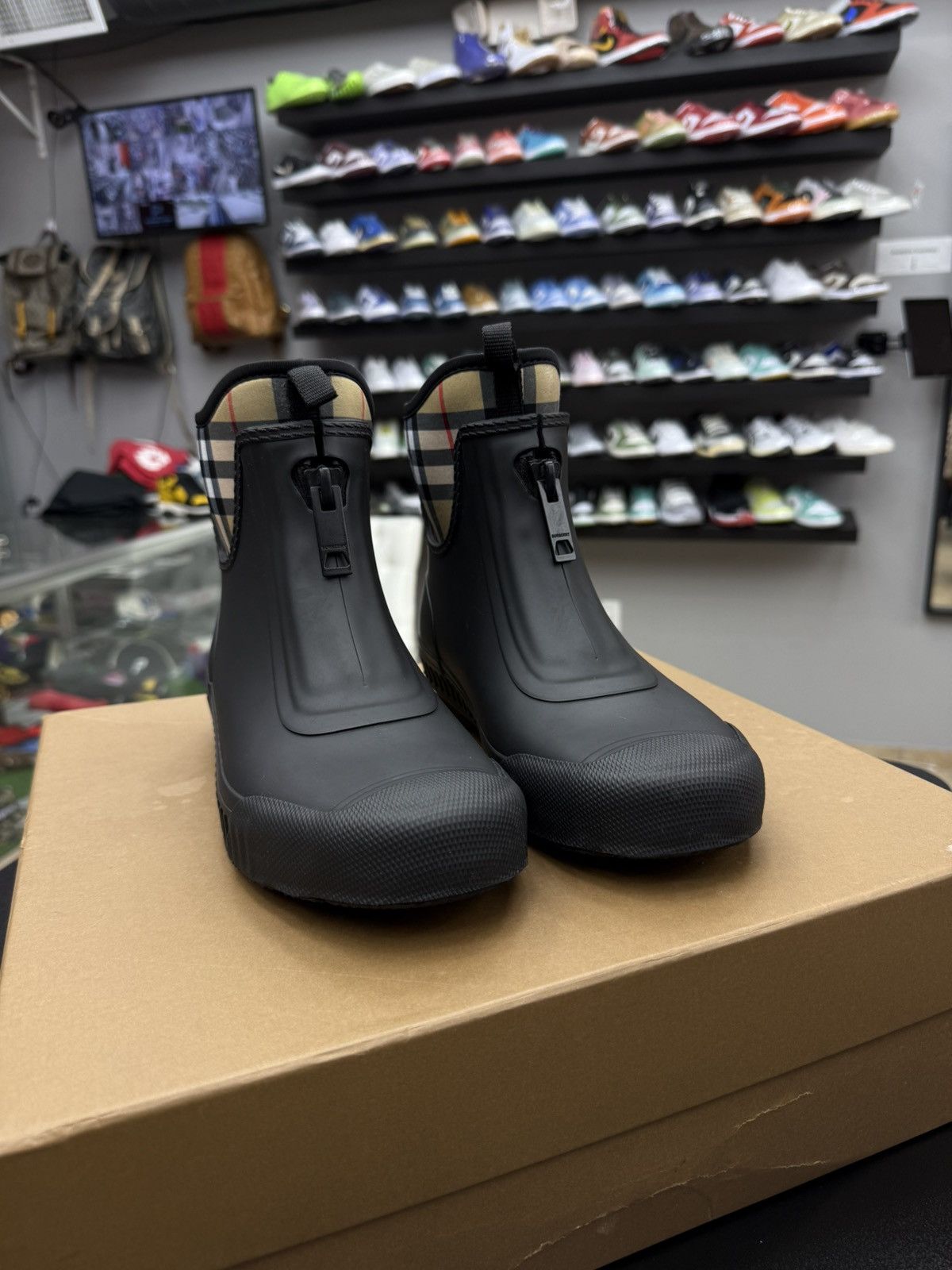 Burberry Burberry Flinton Check Rain Boots Booties Size 39 / 9 US Size US 9 / IT 39 - 5 Thumbnail