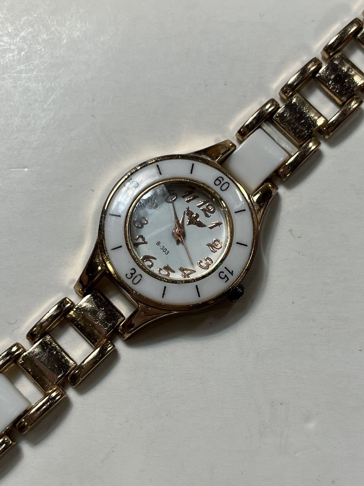 Jewelry Gold & White Ladies’ Bracelet Watch – Japanese Brand Size ONE SIZE - 14 Thumbnail