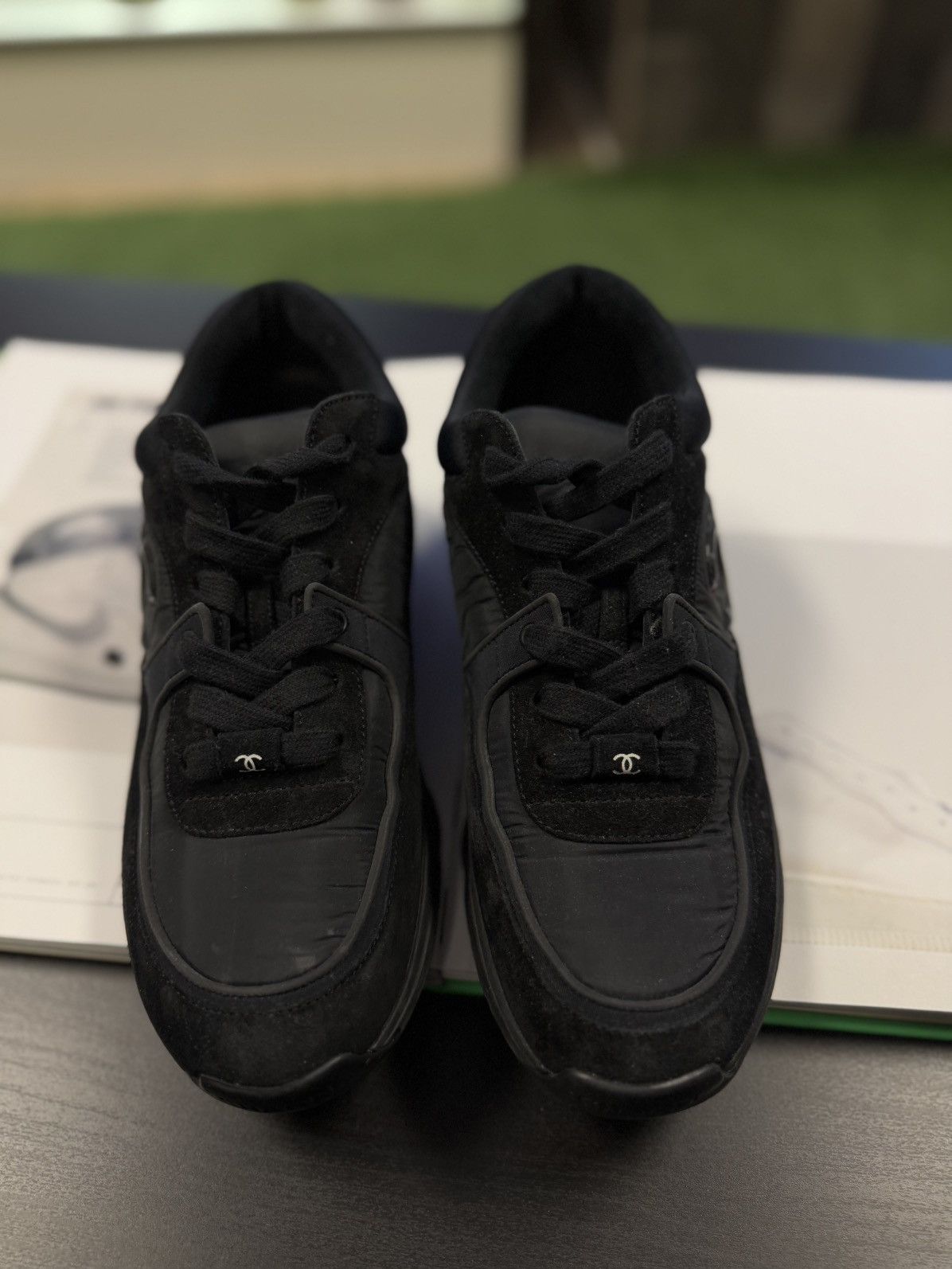 Chanel 38EU/8US - Chanel Interlocking CC Logo Suede Trainer Shoes Size US 8 / IT 38 - 9 Thumbnail