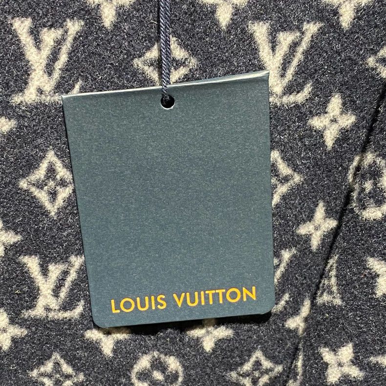 Louis Vuitton Louis Vuitton Blue Patchouli bathrobe coat Size XXS / US 00 / IT 34 - 7 Thumbnail