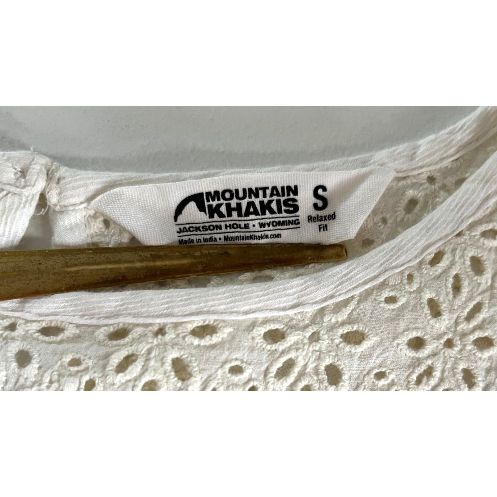 Mountain Khakis VINTAGE Mountain Khakis Women’s Sleeveless Top Eyelet Lace Yoke Relaxed Sz S Tank White Cotton Be Basic Beach City Outdoor Lightweight Size S / US 4 / IT 40 - 7 Thumbnail
