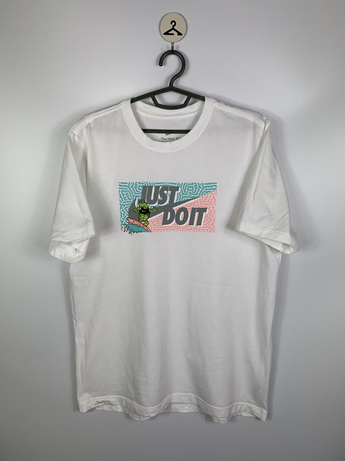 Nike Nike Just Do It Surfin Turtle 🐢 T-Shirt Size US XL / EU 56 / 4 - 1 Thumbnail