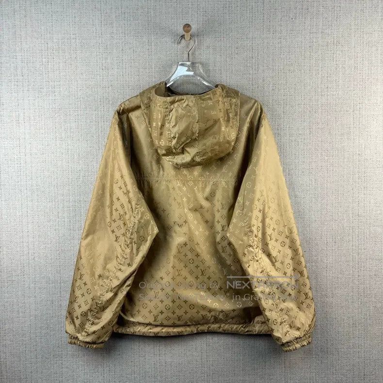 Louis Vuitton Louis Vuitton FW23 Solid Pin Logo Full Print Reversible Lo Size US XL / EU 56 / 4 - 2 Thumbnail