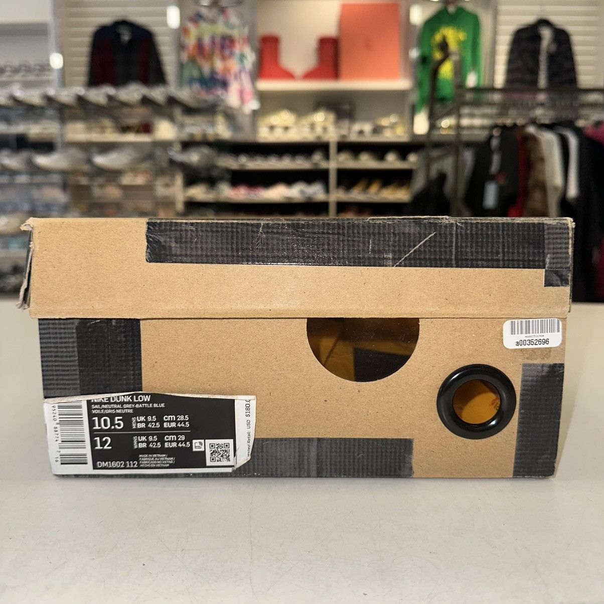 Nike × Off-White Size 10.5 - Nike Off-White x Dunk Low Lot 10 of 50 Size US 10.5 / EU 43-44 - 7 Thumbnail