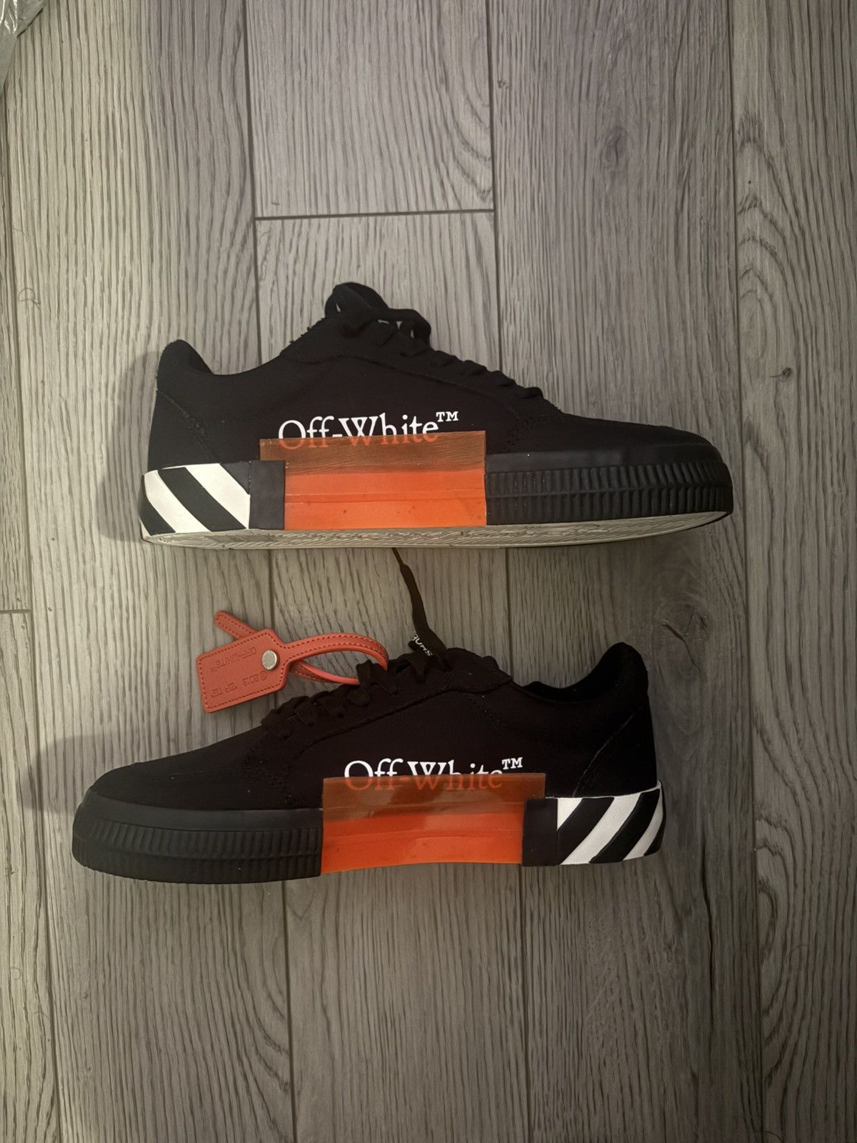 Off-White Off-White Vulc Sneaker 'Black White' Size US 7 / EU 40 - 2 Thumbnail