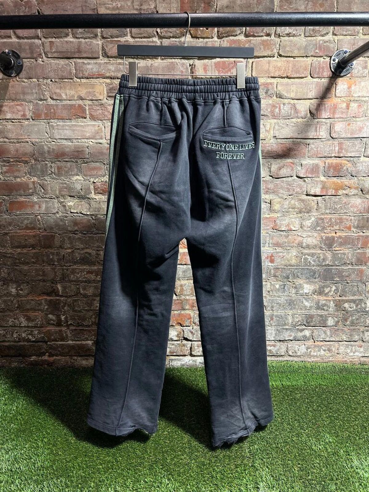 Other Valley Dreams Everyone Lives Forever Trackpants Sz. L Size US 34 / EU 50 - 2 Thumbnail