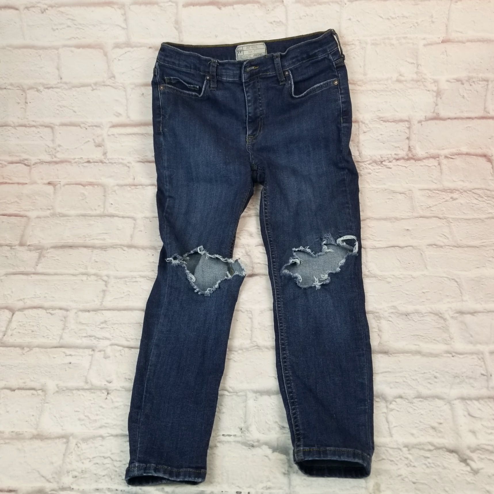 Free People Free People Jeans Junior Teens Skinny Stretch Dark Wash Denim Distressed Size 27 Size 27" / US 4 / IT 40 - 3 Thumbnail