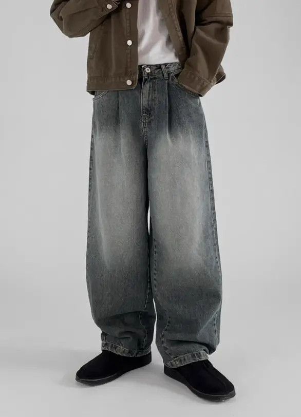Japanese Brand Vintage blue washed distressed loose gradient jeans Size US 32 / EU 48 - 1 Thumbnail