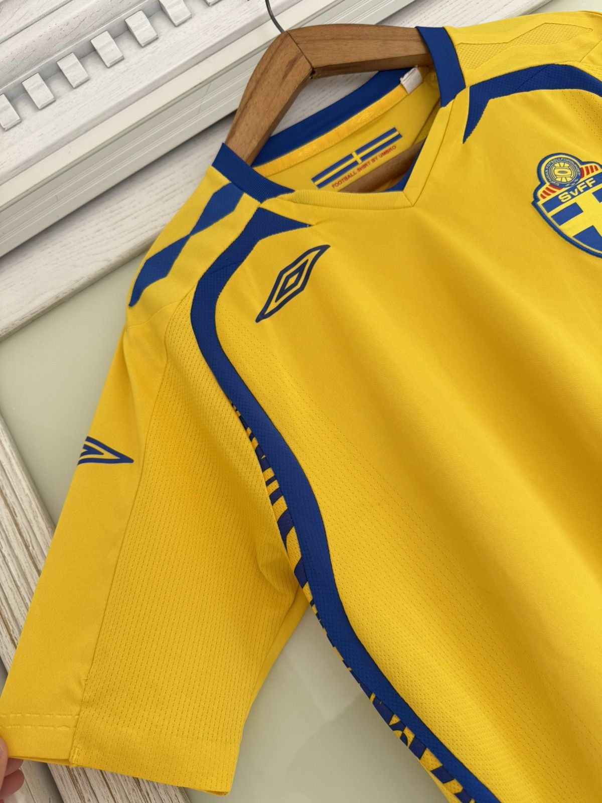 Umbro Vintage Sweden 2008-2009 Home Soccer Jersey Football Kit Size US M / EU 48-50 / 2 - 6 Thumbnail