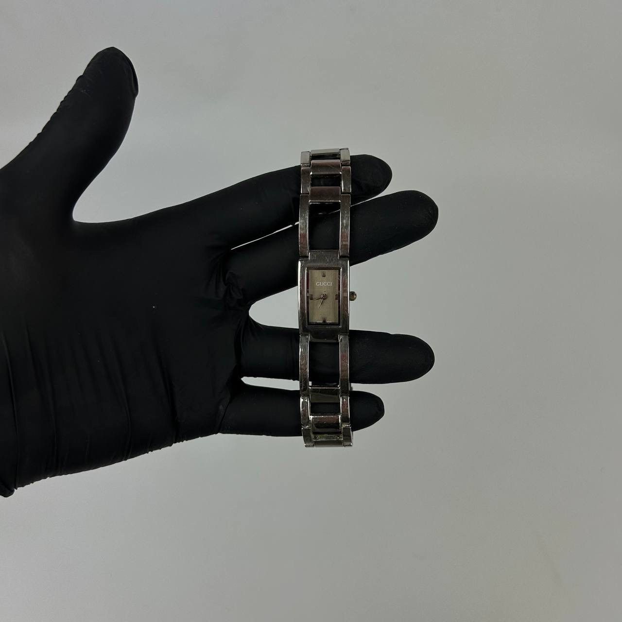 Gucci Gucci 048L Women's Watch With Silver Bracelet Size ONE SIZE - 3 Thumbnail