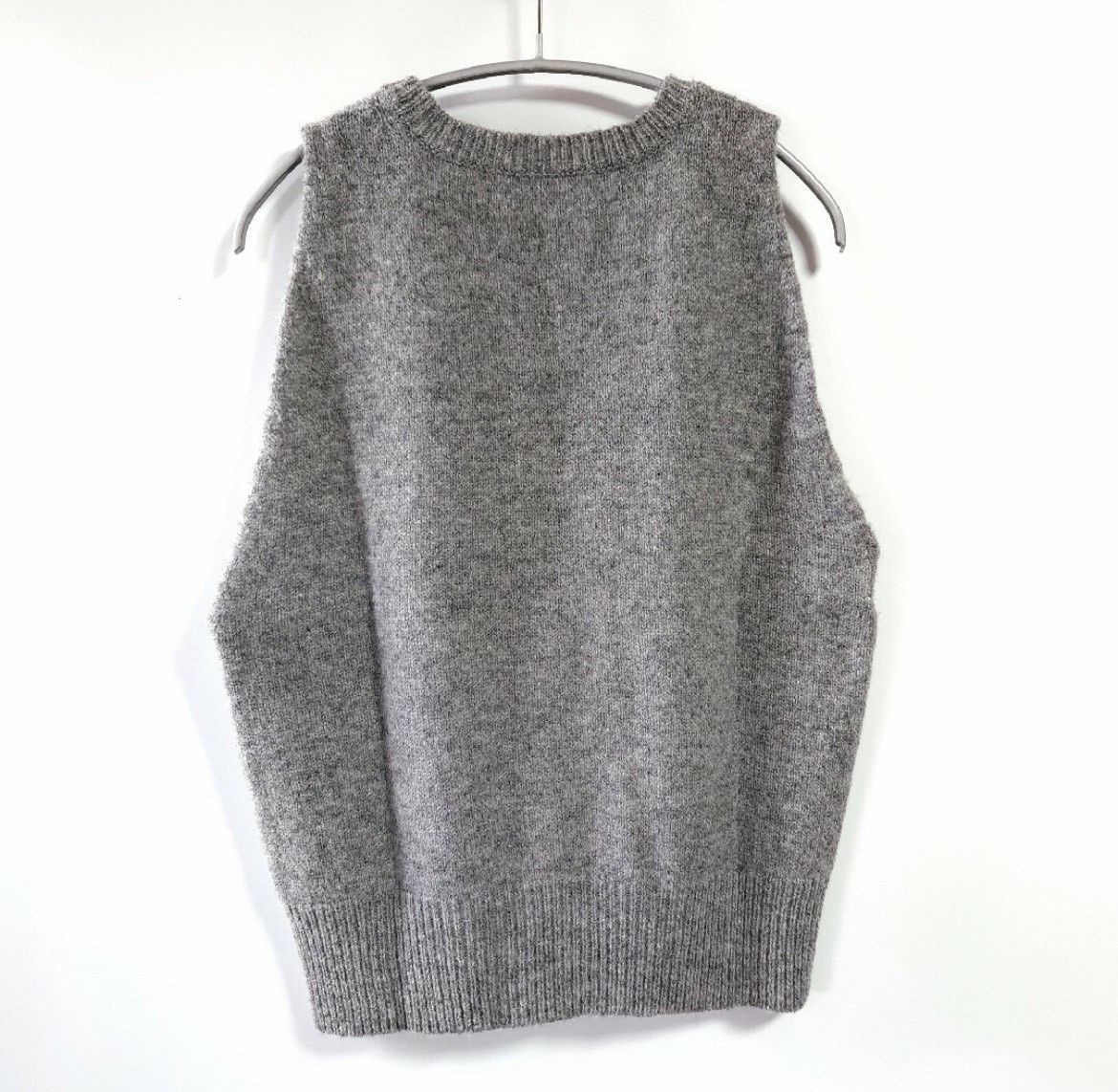 Dries Van Noten Dries van noten Wool sleeveless knitted waistcoat Nextarrow Size US M / EU 48-50 / 2 - 3 Thumbnail