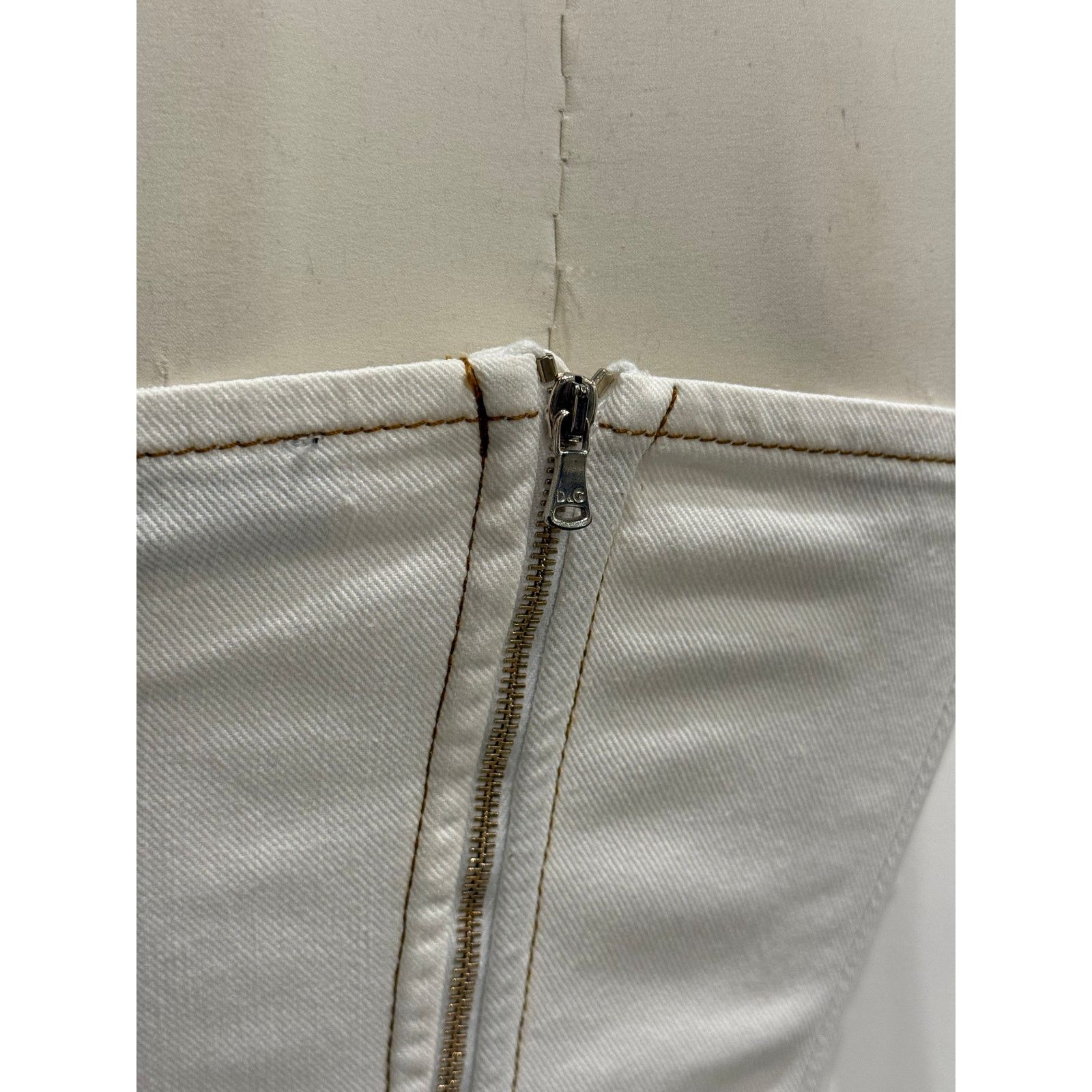 Dolce & Gabbana 2000s Dolce & Gabbana lace-up midi white dress Size M / US 6-8 / IT 42-44 - 8 Thumbnail