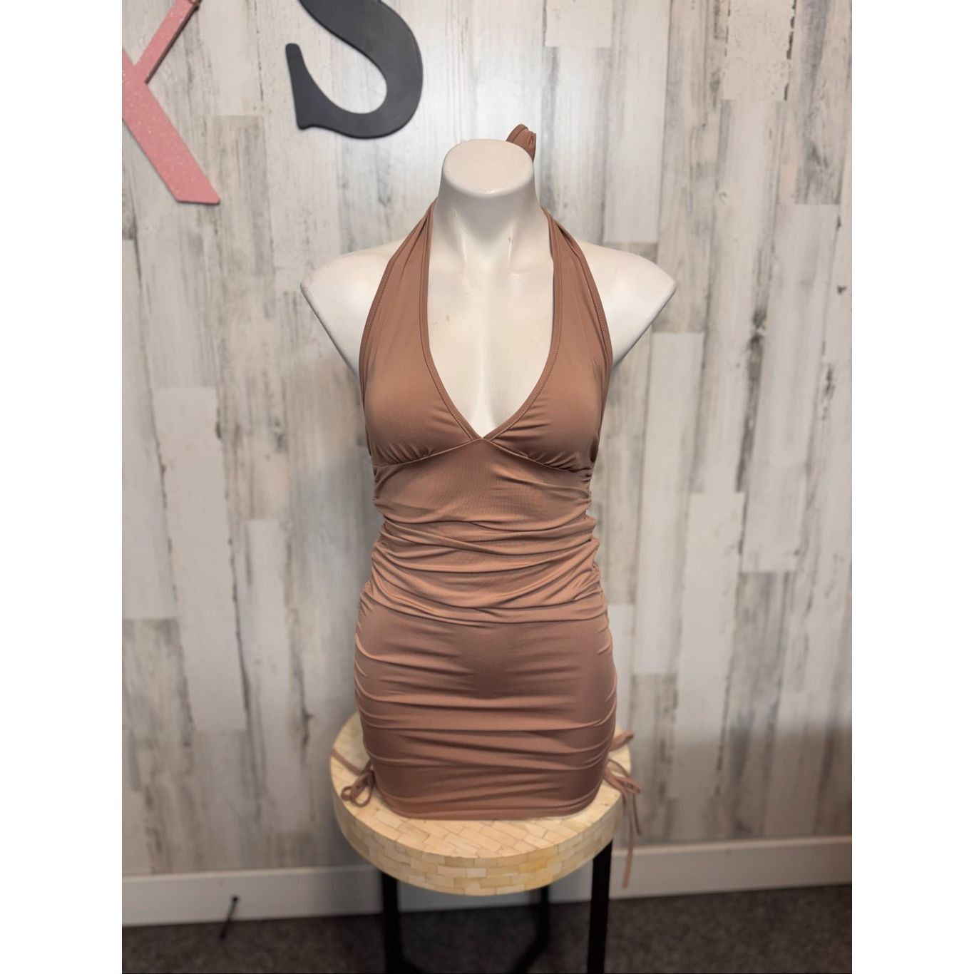 Other Beige Deep V-Neck Ruched Drawstring Halter Backless Mini Dre Size XS / US 0-2 / IT 36-38 - 2 Thumbnail