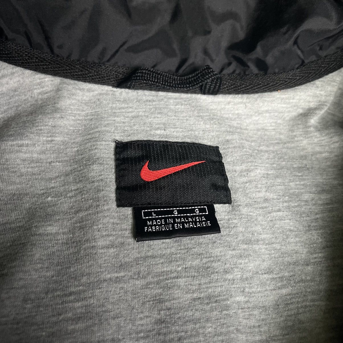 Nike × Vintage Vintage 90s Nike Swoosh Logo Windbreaker Nylon Track Jacket Size US L / EU 52-54 / 3 - 3 Thumbnail