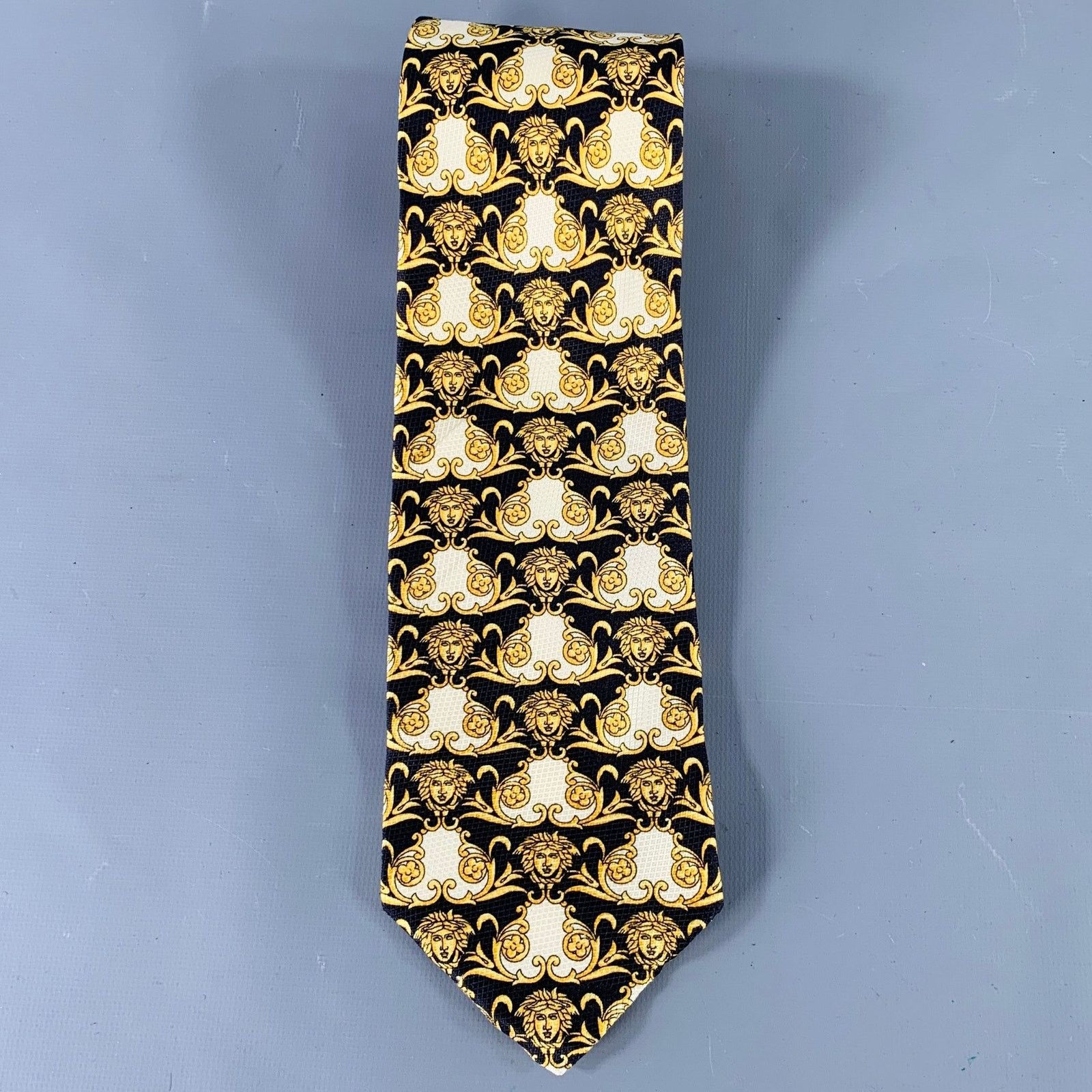Versace GIANNI VERSACE Black Gold Medusa Heads Silk Tie Size ONE SIZE - 3 Thumbnail