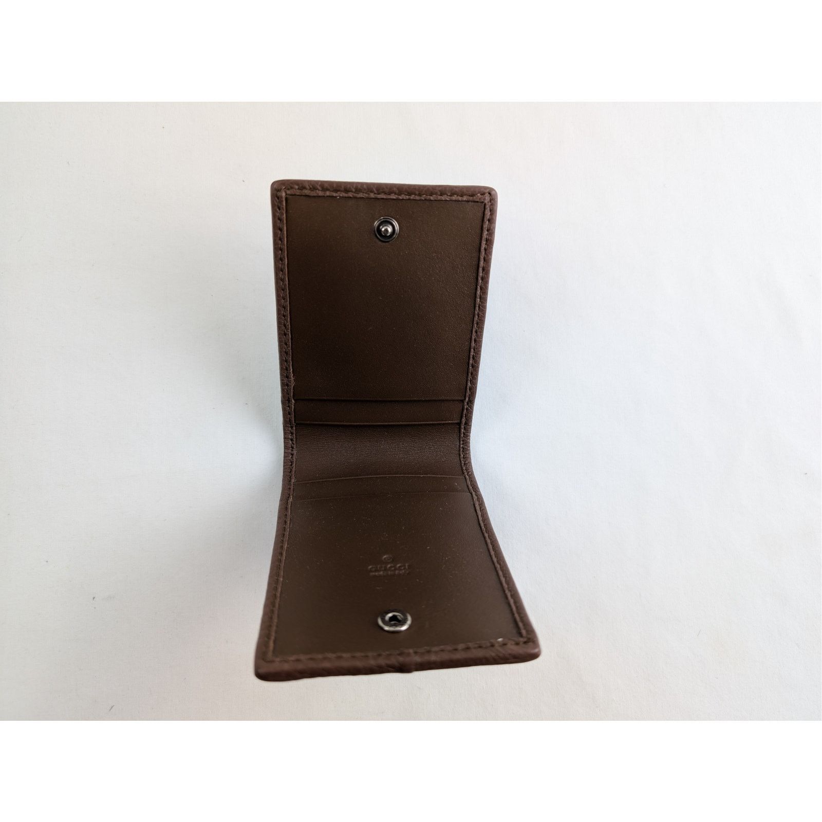 Gucci o1rshd1 Size: OS / Card Case W/Air Tag Card Holder in Brown Size ONE SIZE - 10 Thumbnail