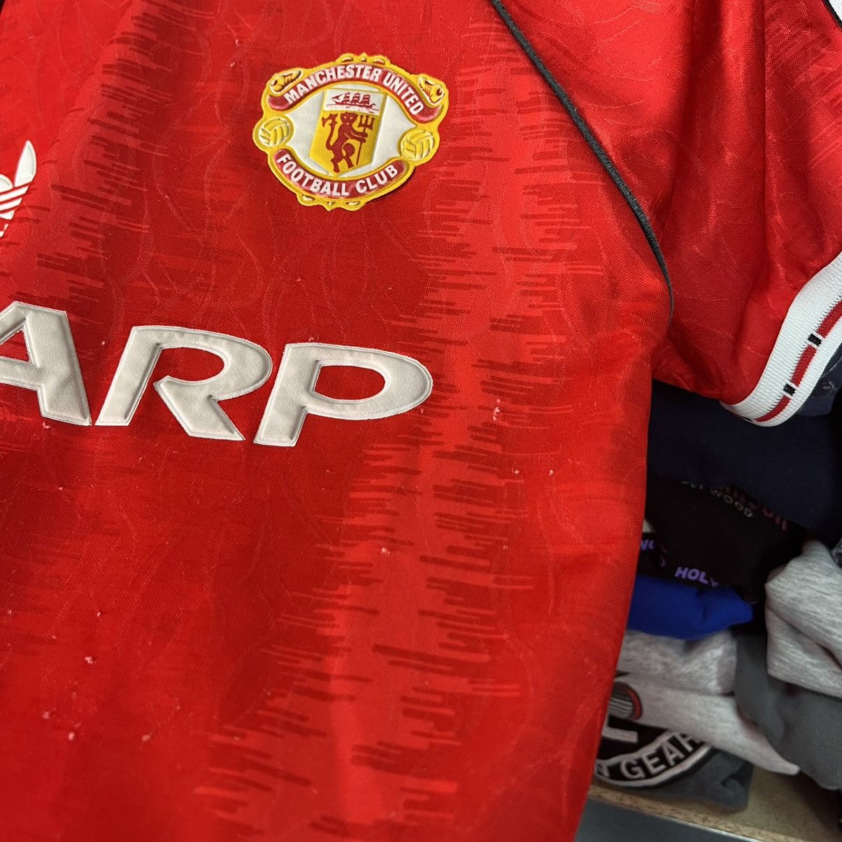 Adidas × Vintage MANCHESTER UNITED 1990 1992 ADIDAS HOME SOCCER SHIRT JERSEY Size US S / EU 44-46 / 1 - 9 Thumbnail