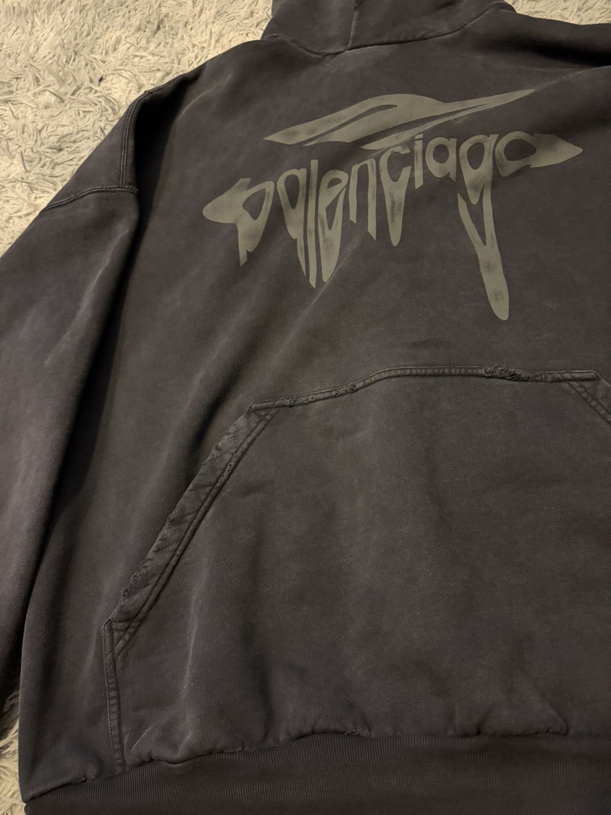 Balenciaga faded ripped logo hoodie Size US L / EU 52-54 / 3 - 2 Thumbnail
