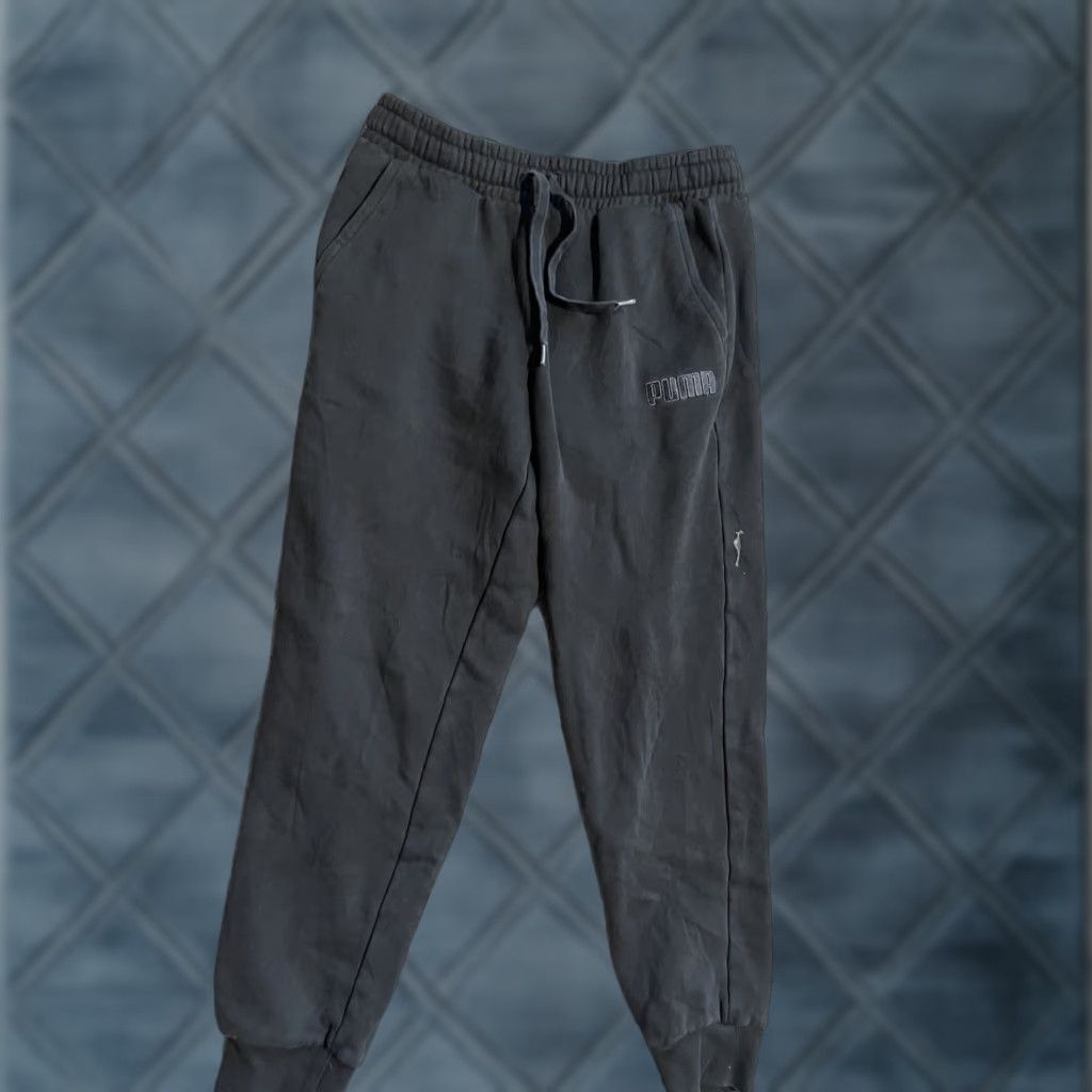Puma PUMA Men's Black Cargo Jogger Sweatpants - M | 2 Pockets | Logo | Athletic Fit | Regular Inseam 29 in Size US 31 - 1 Thumbnail