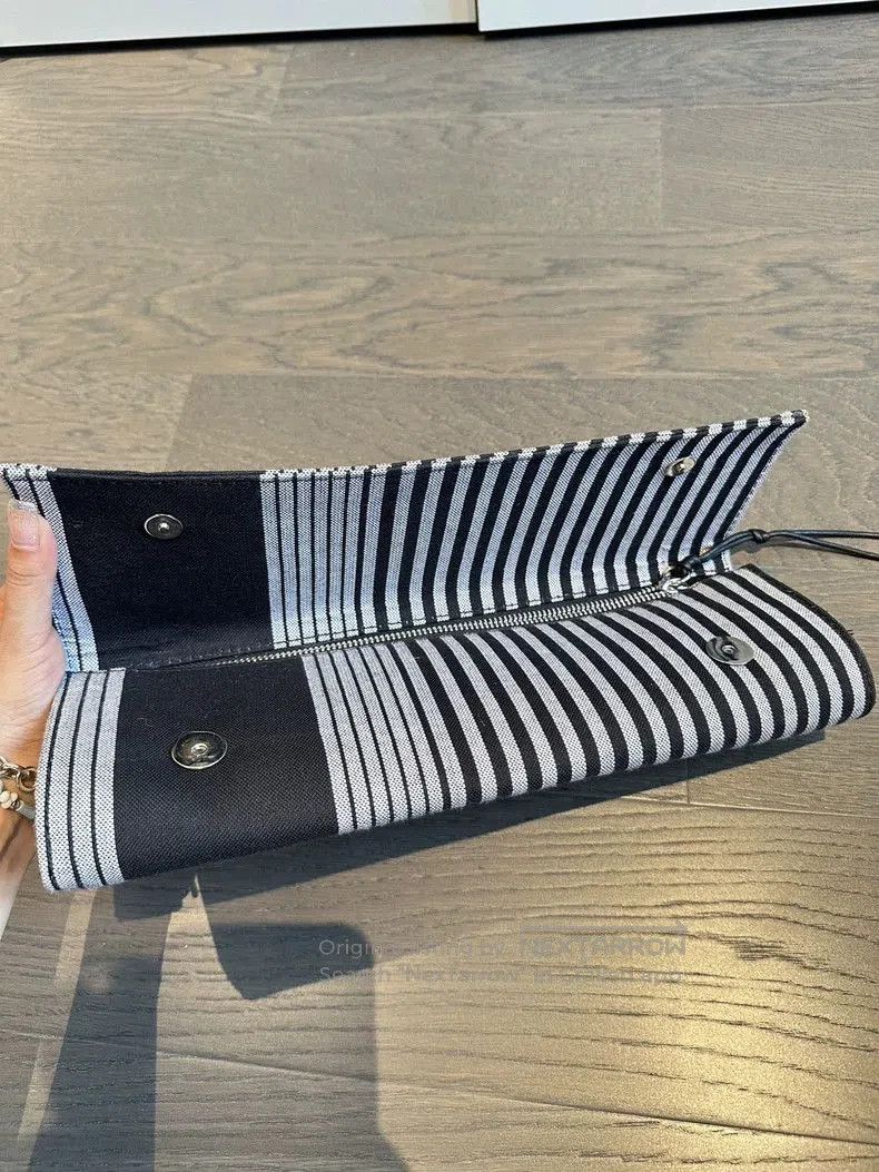Vivienne Westwood Vivienne Westwood Stripe Wallet. Size ONE SIZE - 3 Thumbnail