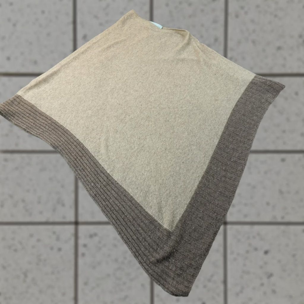 Vintage Celeste Sweater Capes Womens One Size Beige Wool Cashmere Knit Poncho Top Cape Knit Poncho Womens Beige Wool Cashmere Boat Neck Casual Relaxed 90s? Size ONE SIZE - 1 Thumbnail