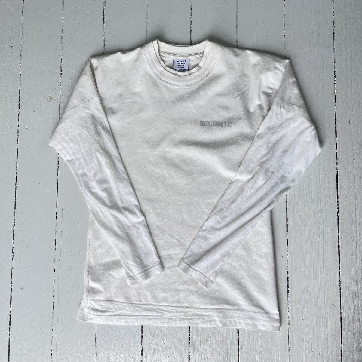 最も優遇 Hanes x Vetements SS17 Vetements double T Securite layer トップス