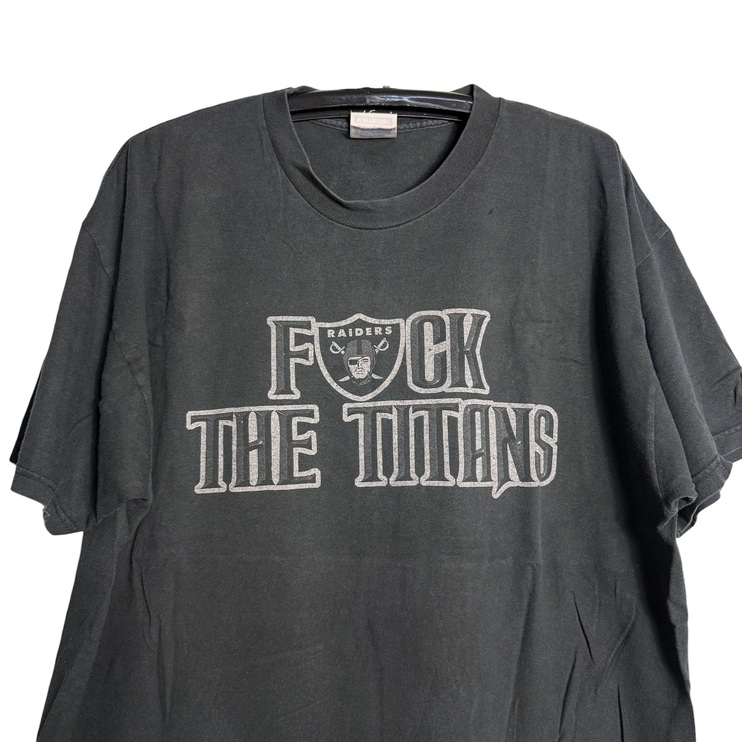 NFL 🔥RARE🔥Vintage Oakland Raiders 'Fuck The Titans' T-shirt Size US XL / EU 56 / 4 - 2 Thumbnail