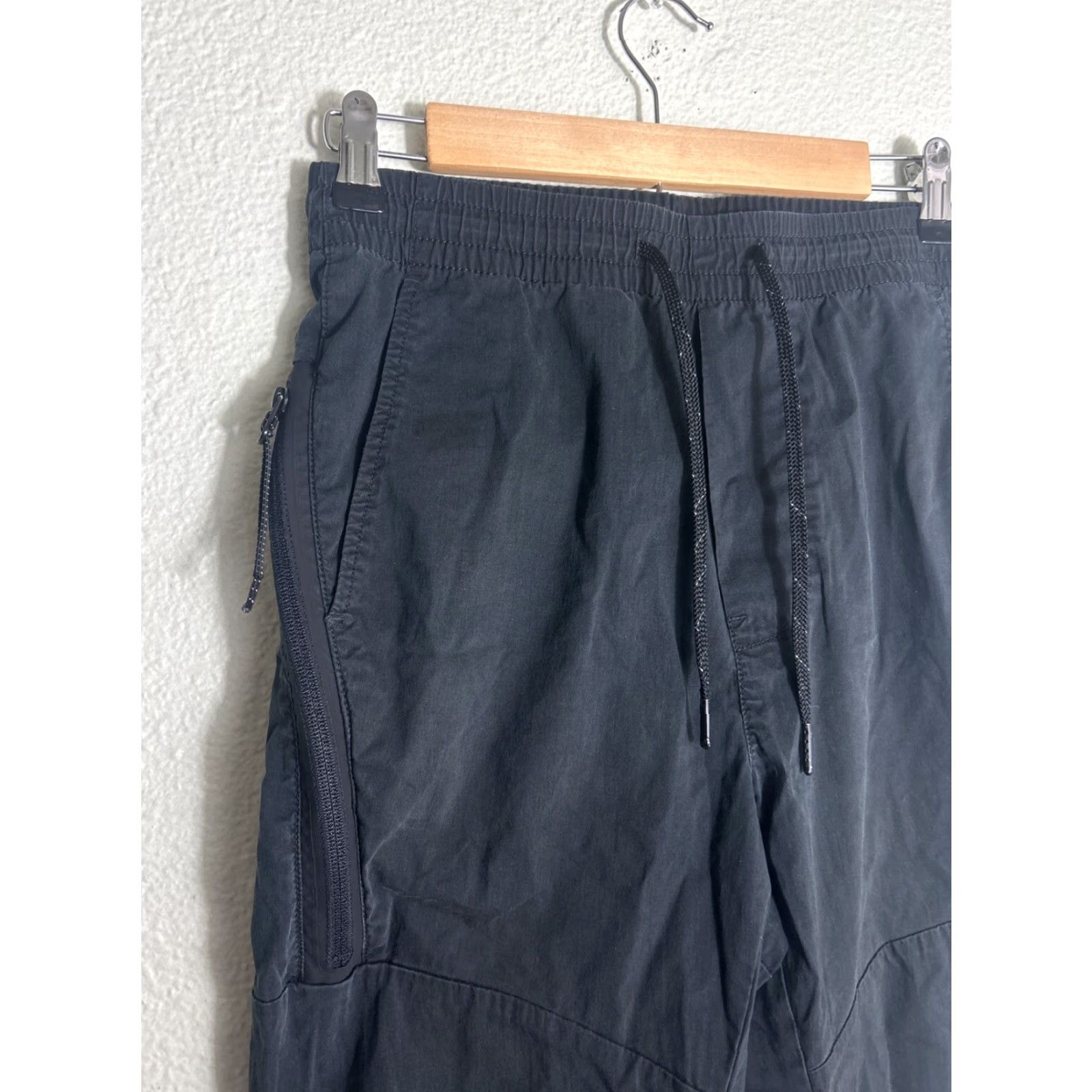 American Eagle Outfitters American Eagle Active Flex Womens Joggers Black XS 28x27 Cargo Size 26" / US 2 / IT 38 - 4 Thumbnail