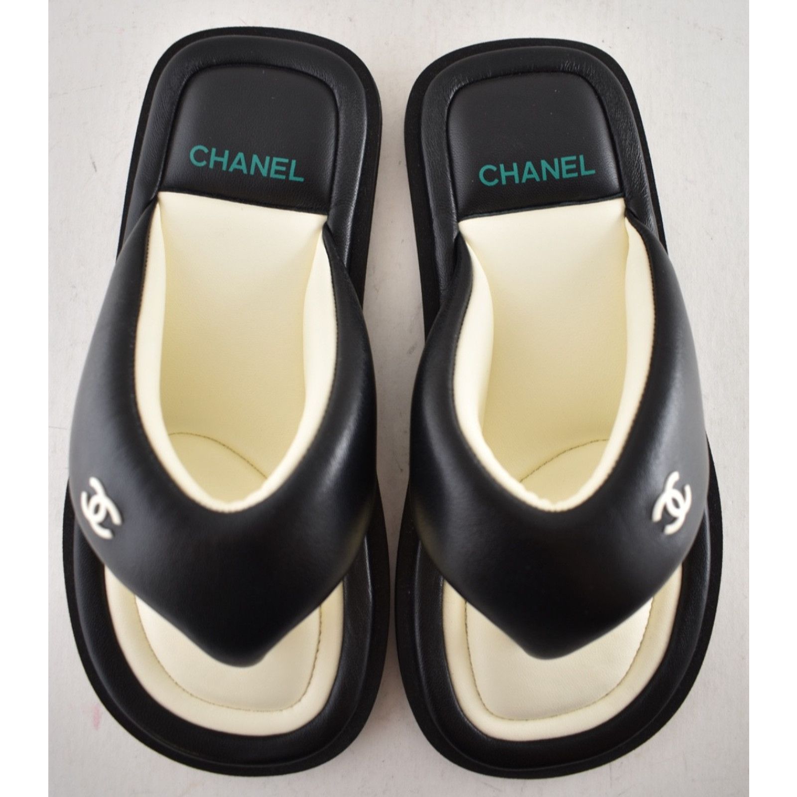 Chanel 22P Padded Pool Thong Logo Mule Slide Flat Sandal 36 Size US 6 / IT 36 - 10 Thumbnail