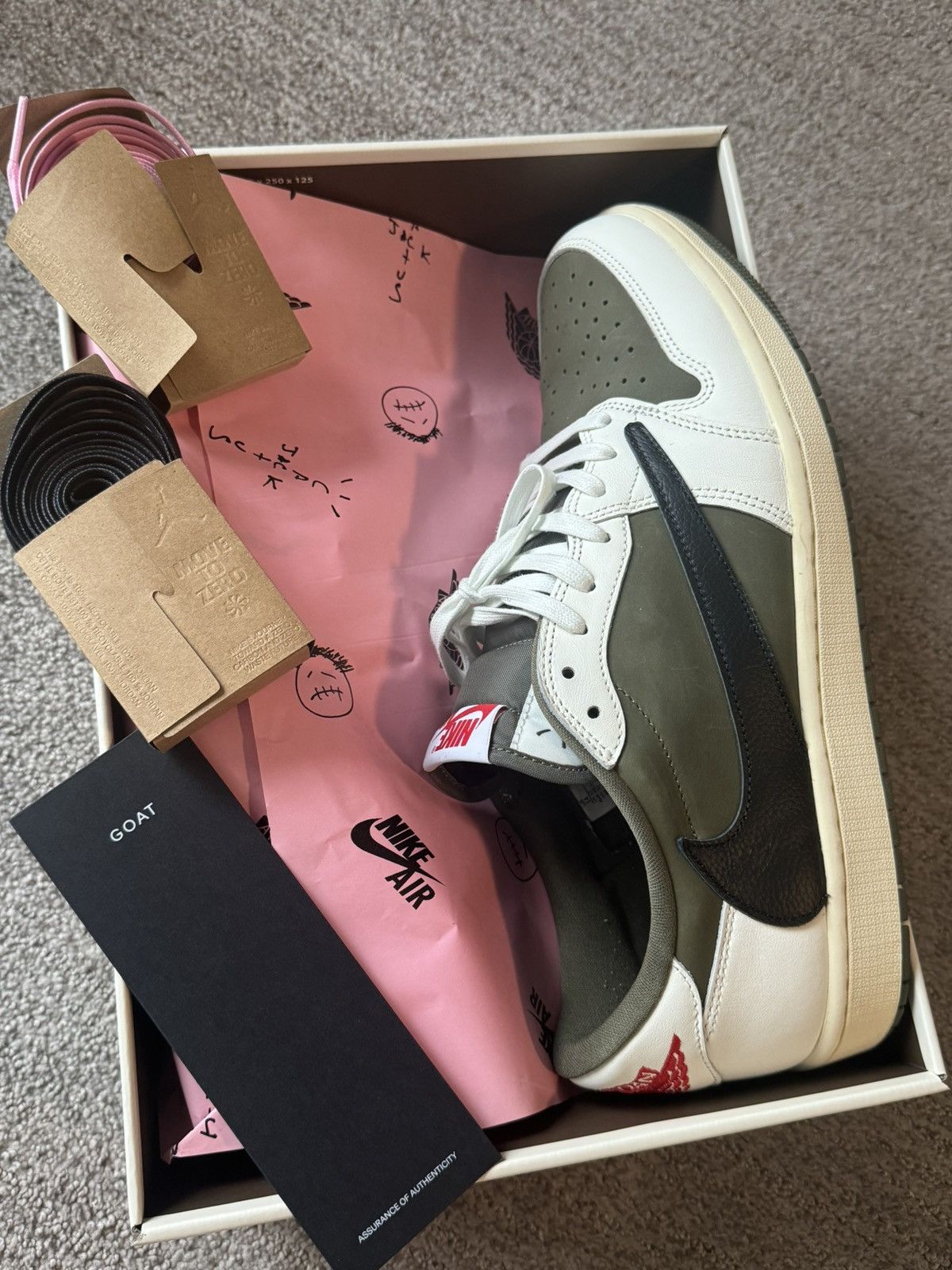 Jordan Brand × Travis Scott Travis Scott Jordan 1 Low Medium Olive Size US 14 / EU 47 - 4 Thumbnail