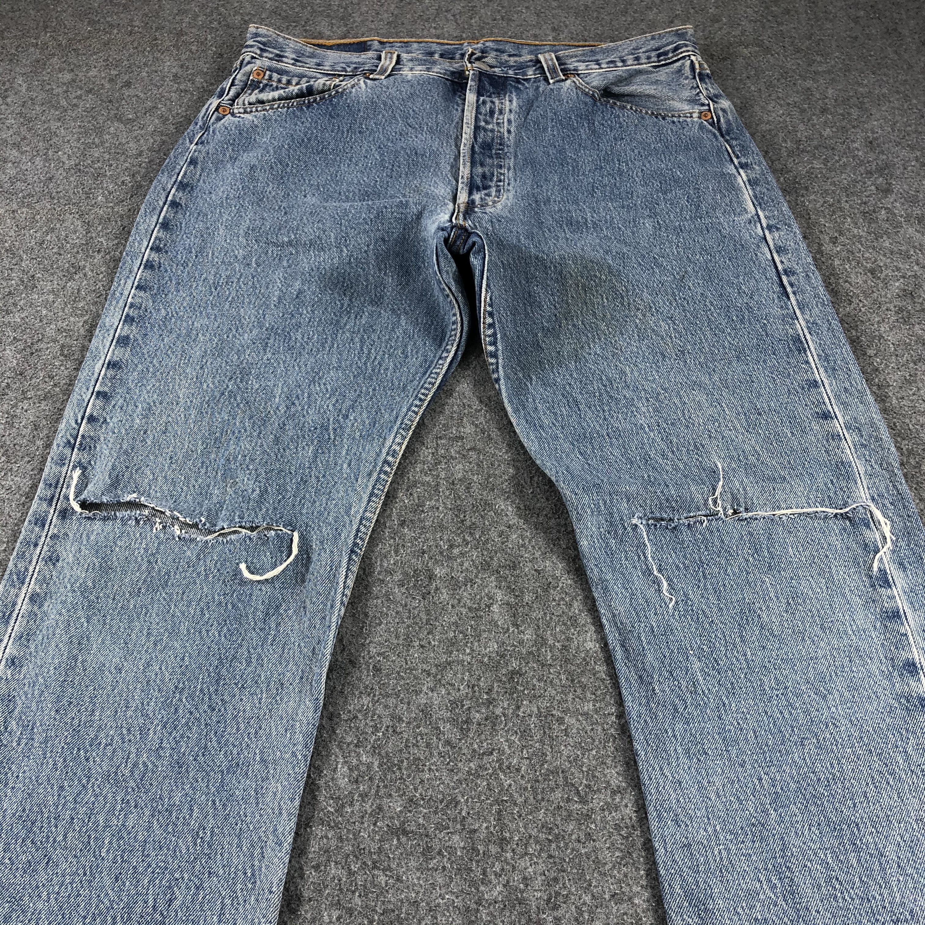 Levi's Vintage 90s Light Wash Levis 501 Denim Jeans-JM832 Size US 34 / EU 50 - 3 Thumbnail