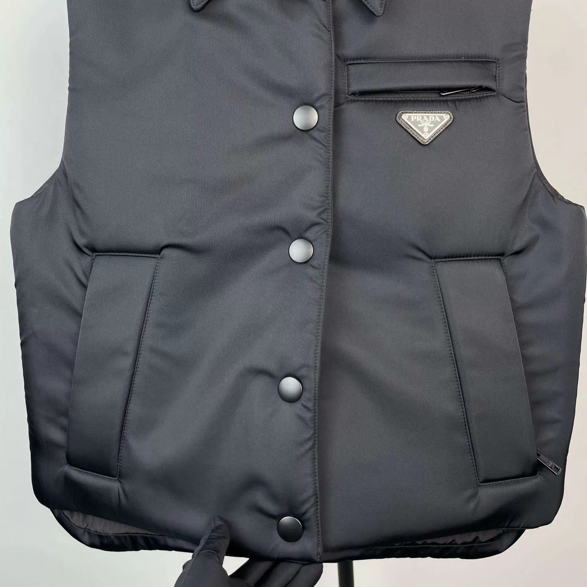 Prada Prada 95 New Down Vest Size XS / US 0-2 / IT 36-38 - 7 Thumbnail