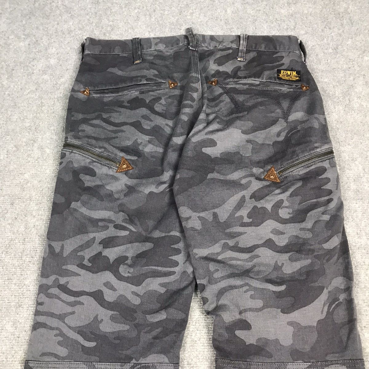 Designer × Japanese Brand Edwin cargo Camo design pants Size US 31 - 9 Thumbnail