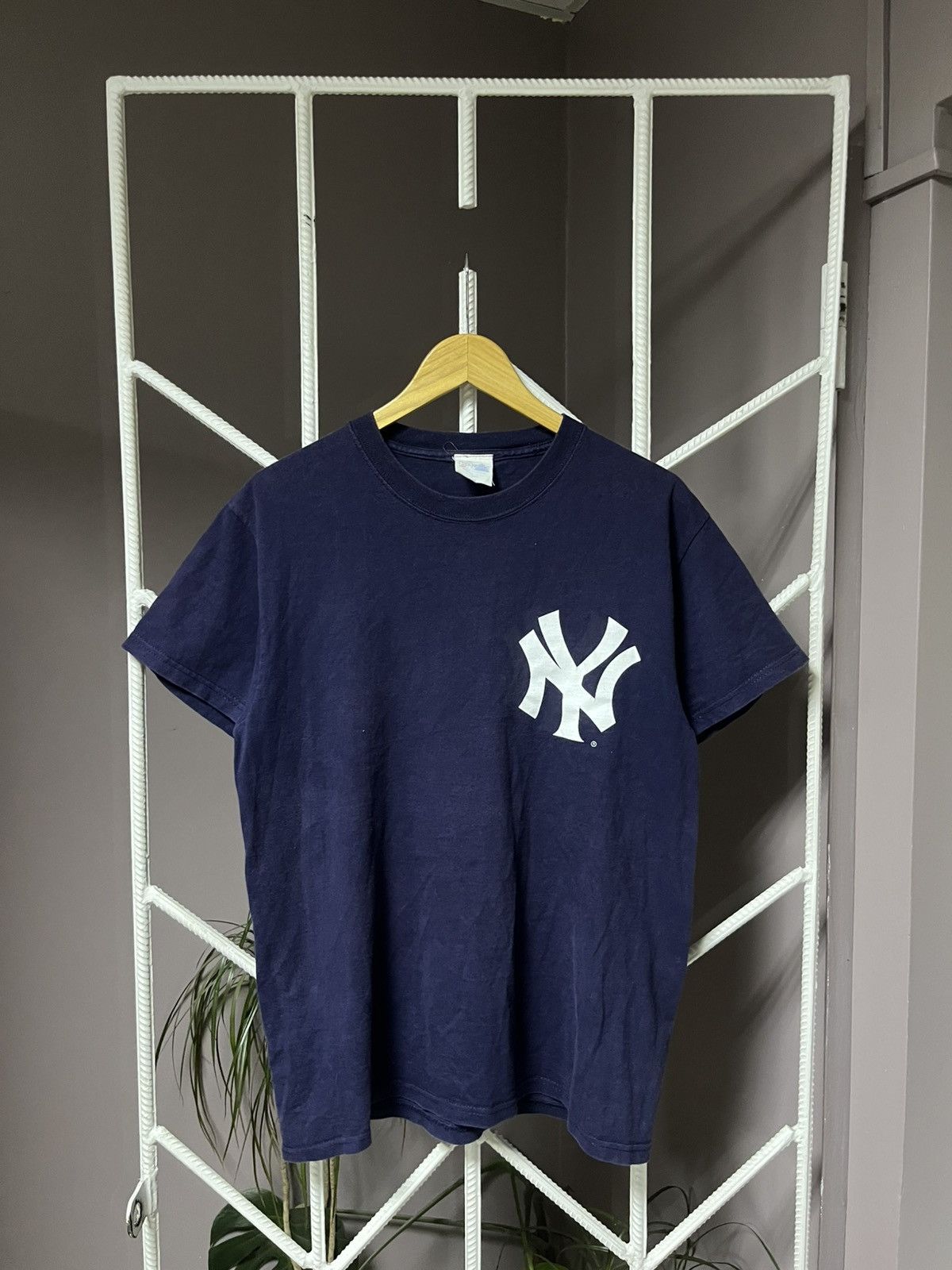 Majestic Vintage Y2K Majestic Yankees Boxy Fit Tee Size US M / EU 48-50 / 2 - 1 Thumbnail